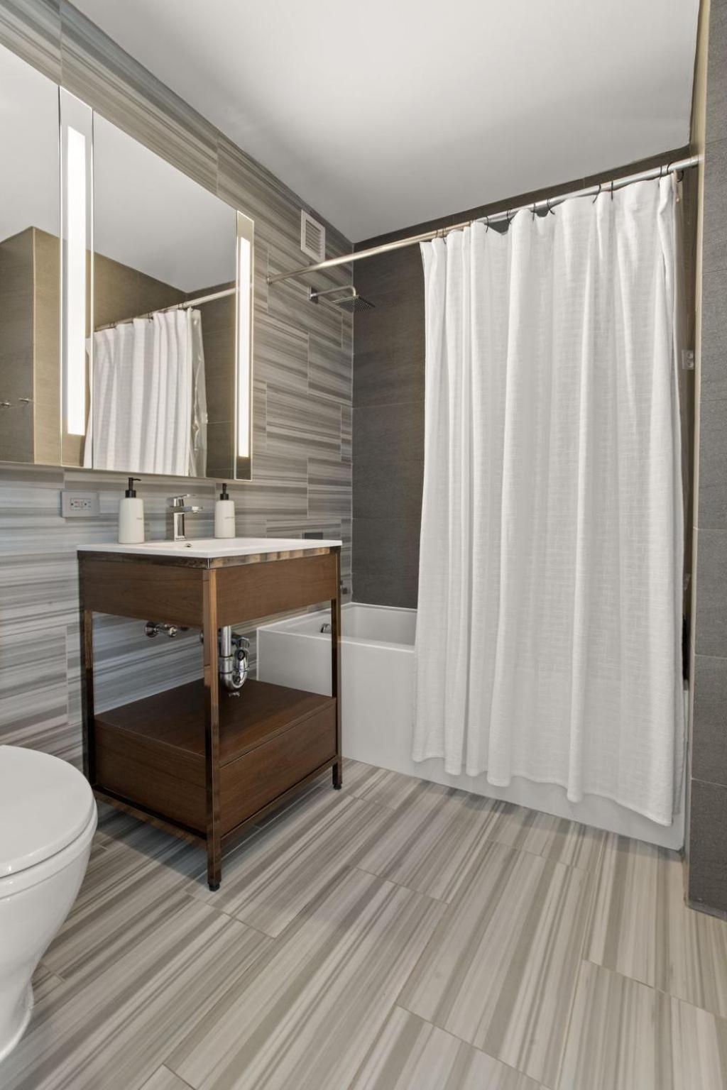 Căn hộ Stunning Views To Empire State With Amazing 2bd New York