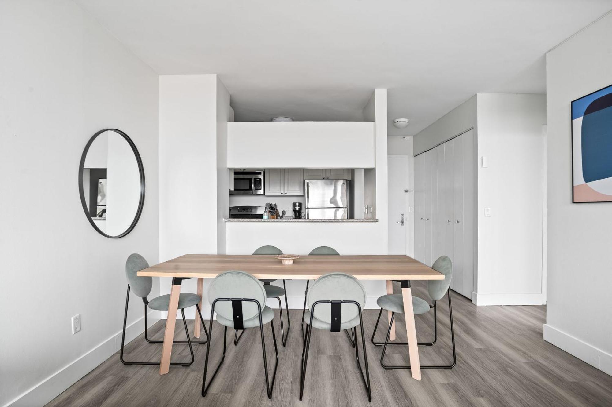 Căn hộ Inviting 2bedroom 2bath New York