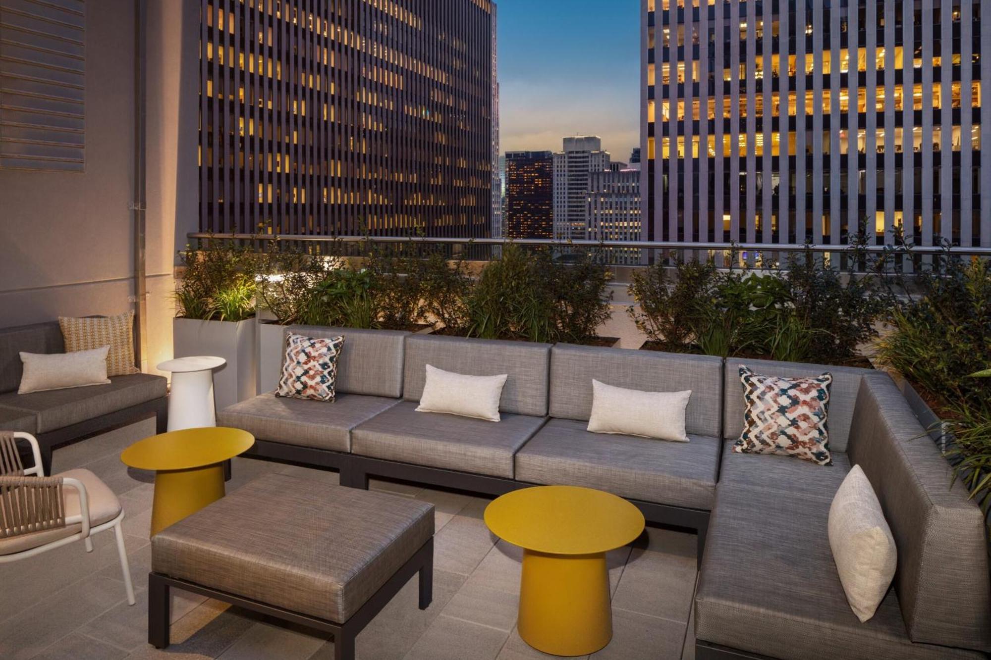 Home2 By Hilton Times Square Khách sạn 3*