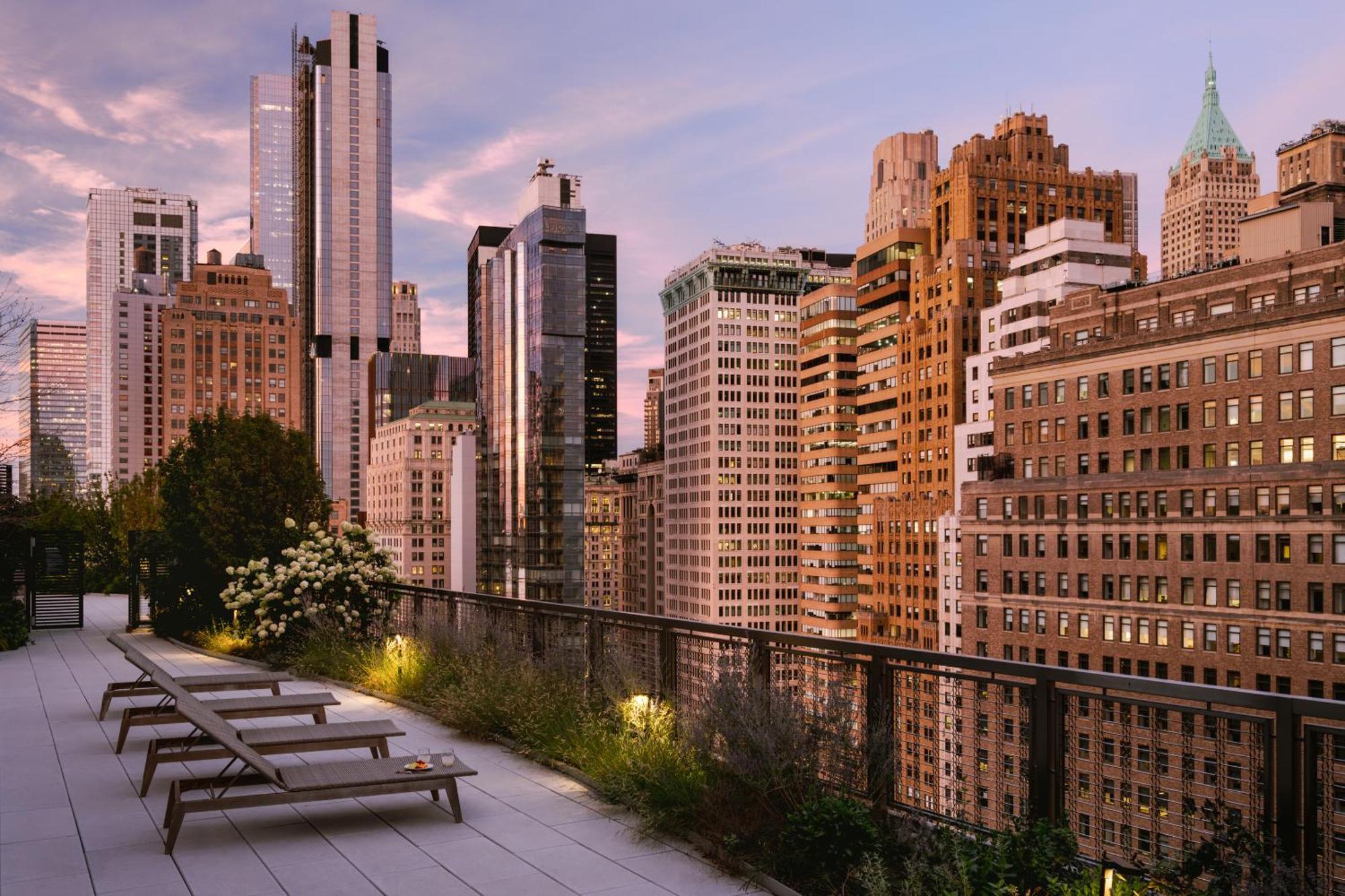 Khách sạn hẻo lánh Sonder Battery Park 2*