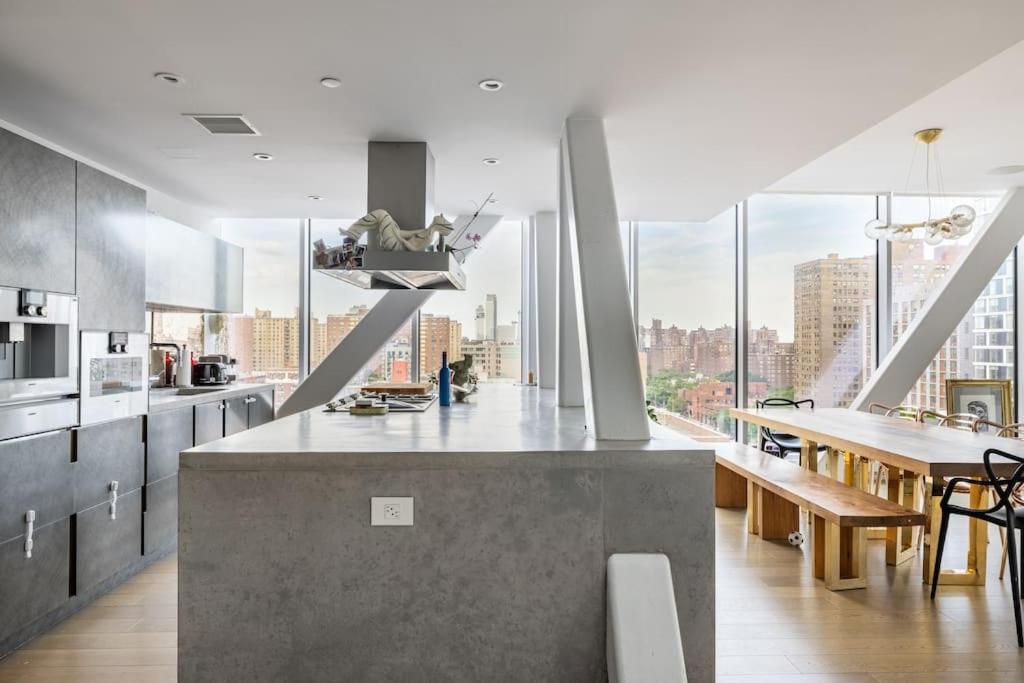 Brand New Five Bedroom Penthouse Nova York