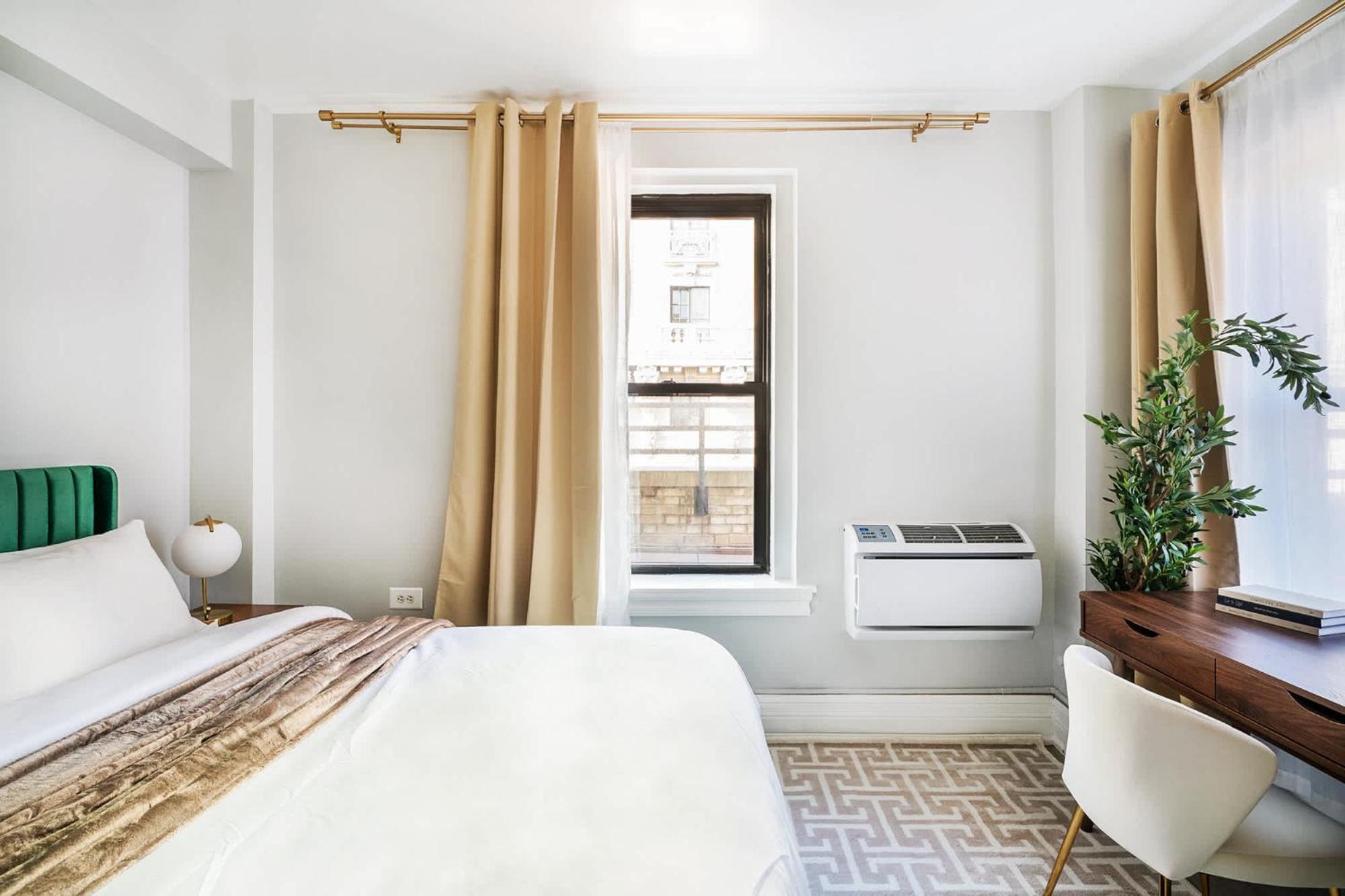 73-1504 Newly Reno Uws Doorman Gym Laundry Nova York