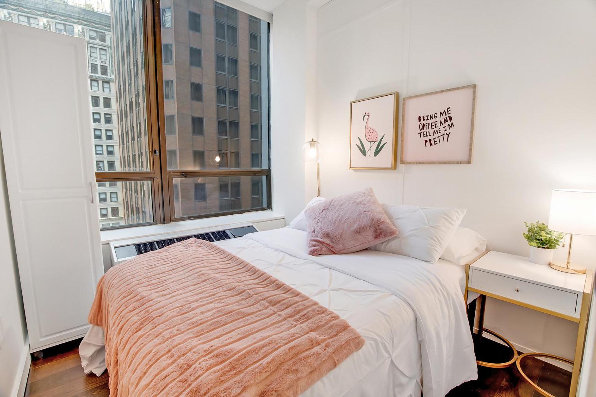 Gorgeous & Stylish 4bdr & 2bth In Downtown Manhattan Apartment *