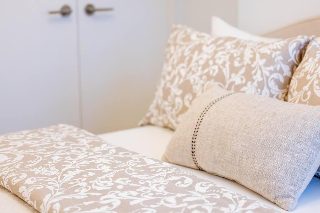 Designer Apt For 6, City Views, Near Times Square! *