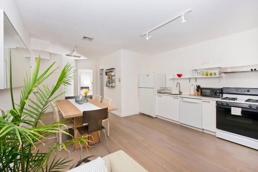 Apartamento Beautiful Bright Renovated 2br With A Balcony- Sleeps 5 *