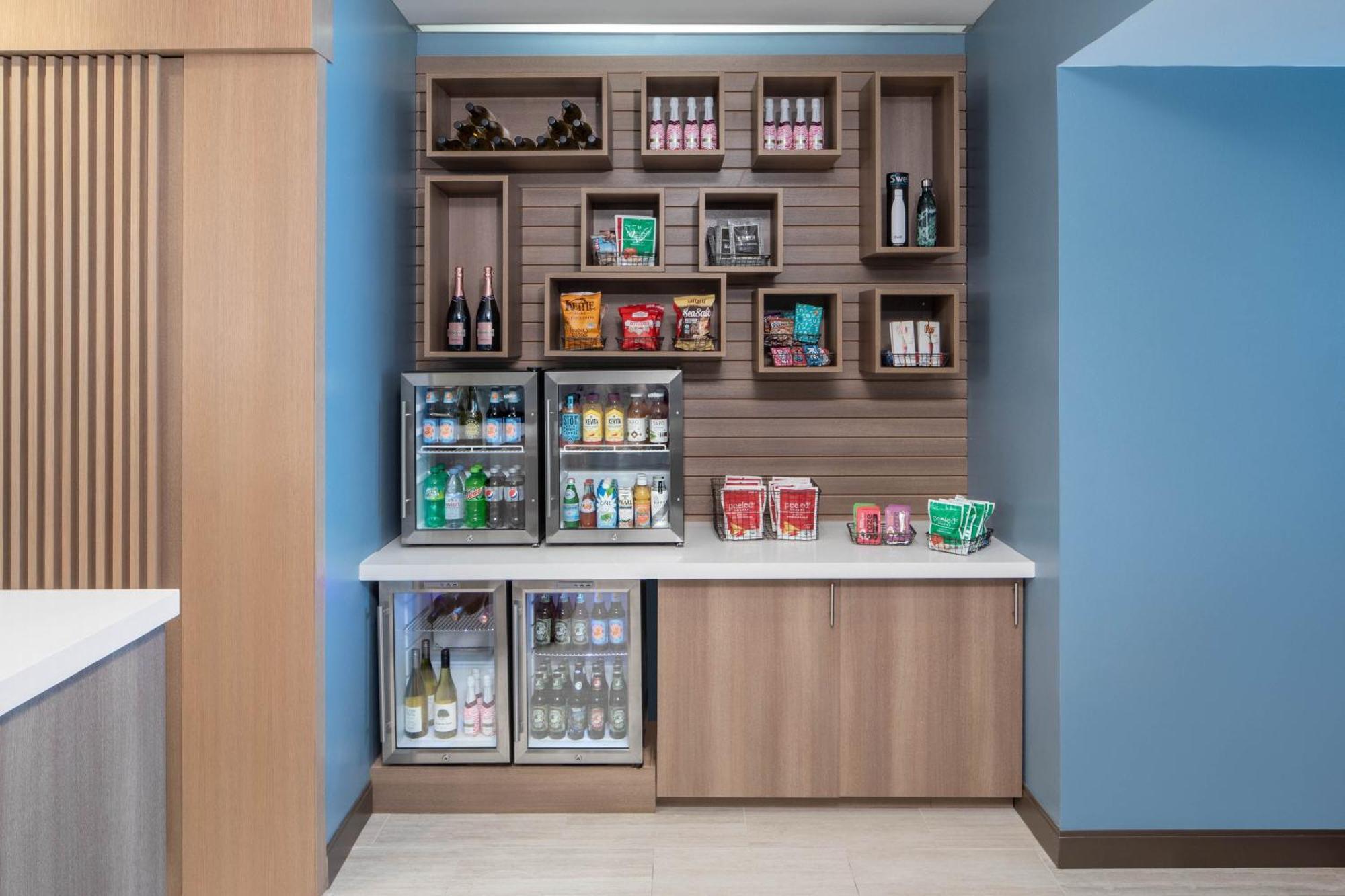 Element Times Square West Khách sạn 4*