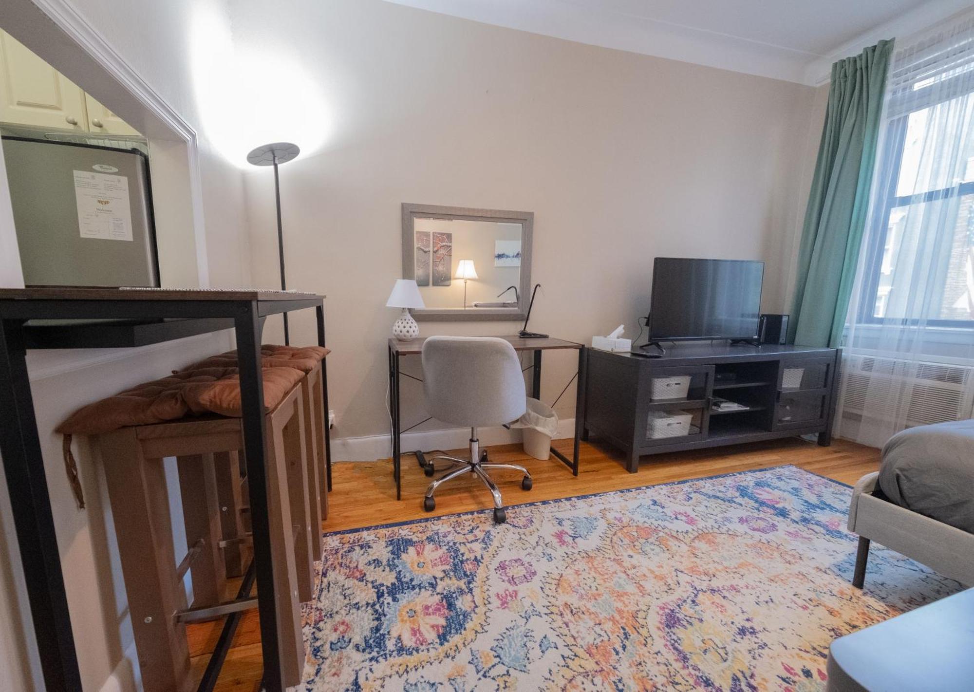 Apartment Bright Studio In Central Nyc