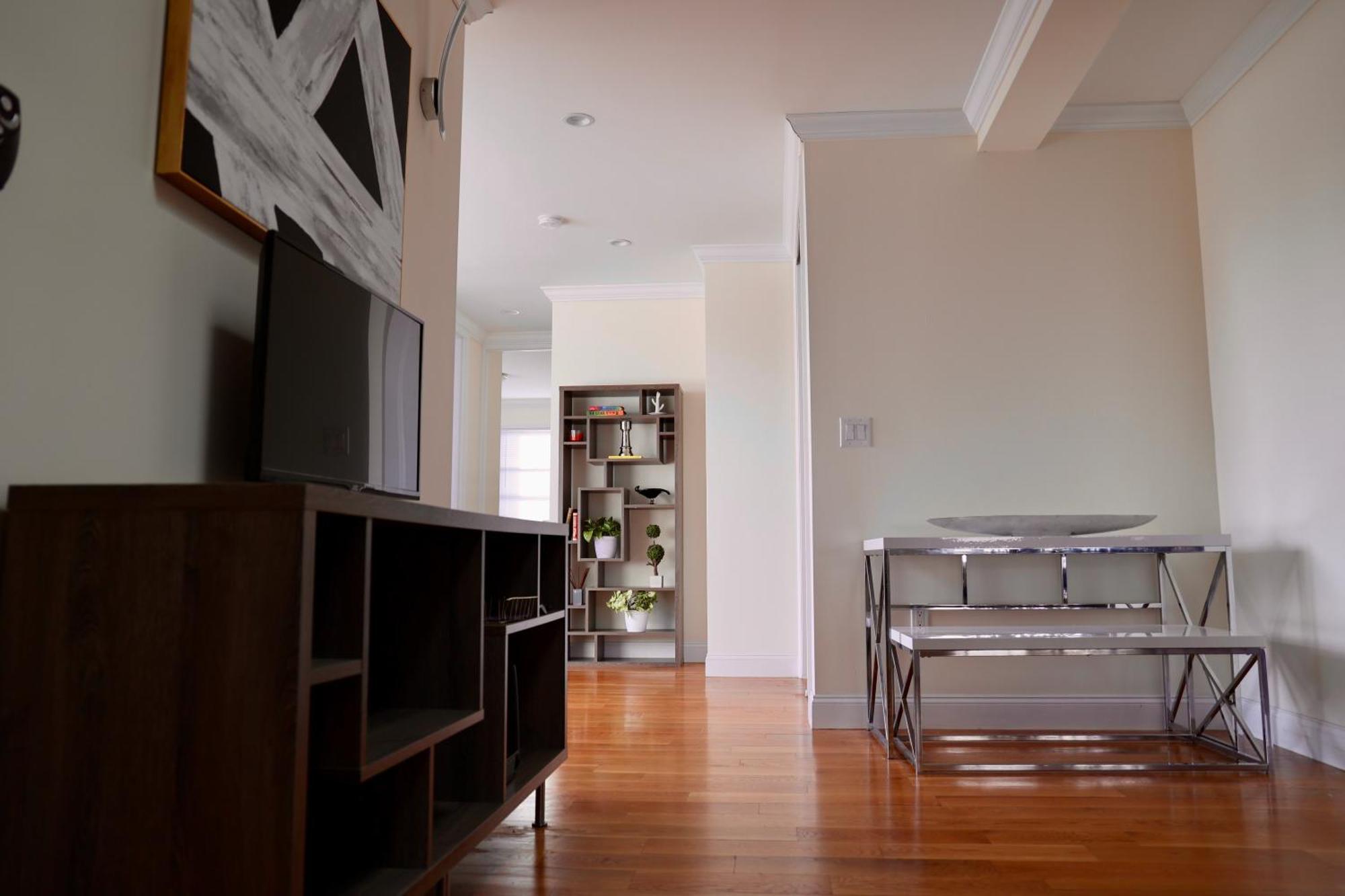Căn hộ Modern 4 Bedroom In