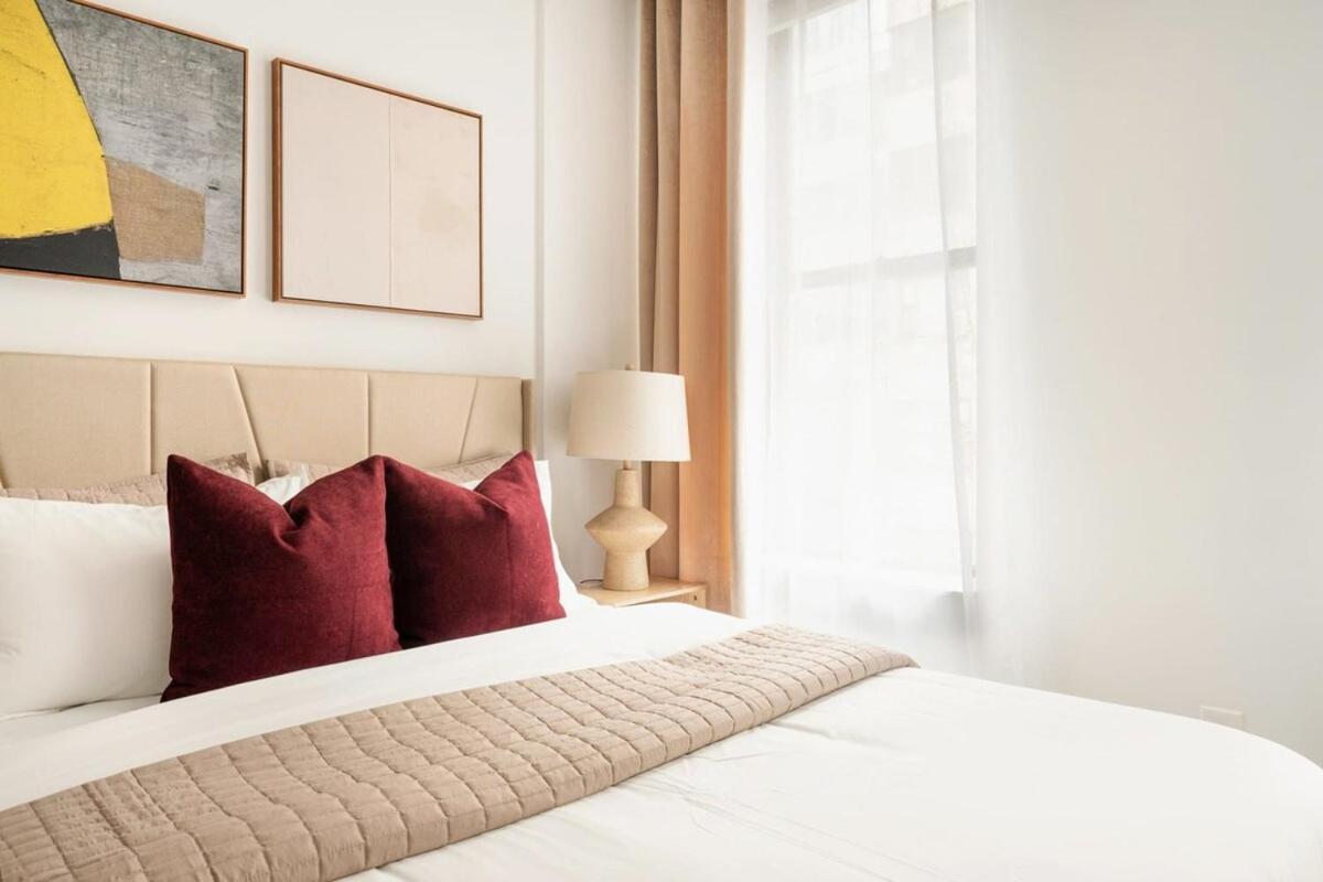 240-10 New Modern Ues W&d * Nova York