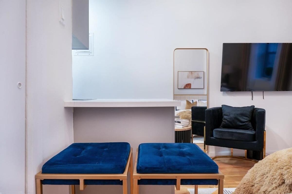 74-1c New With Private Outdoors - Gym Nova York