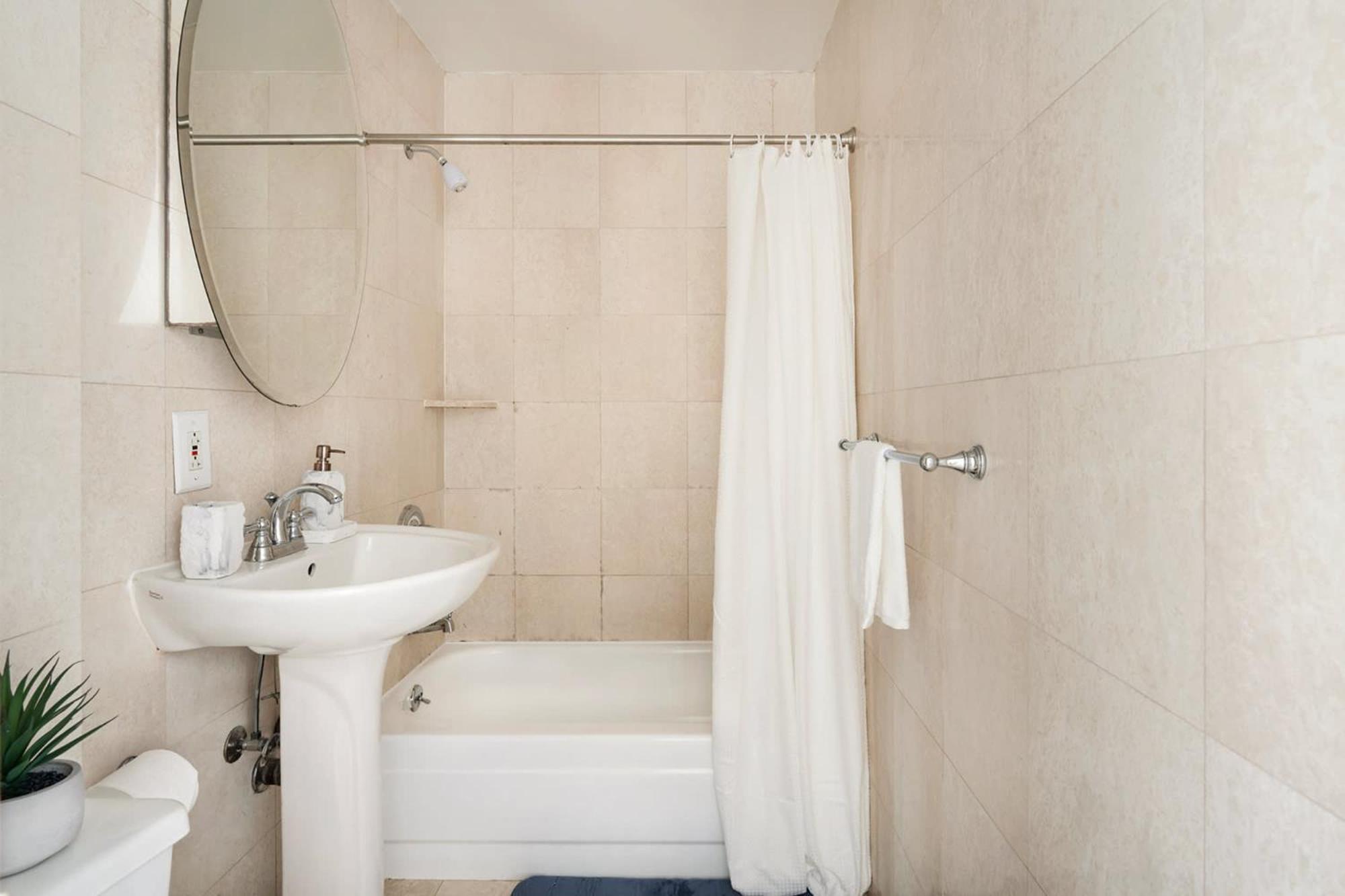 73-518 Newly Reno Uws Doorman Gym Laundry Apartamento *