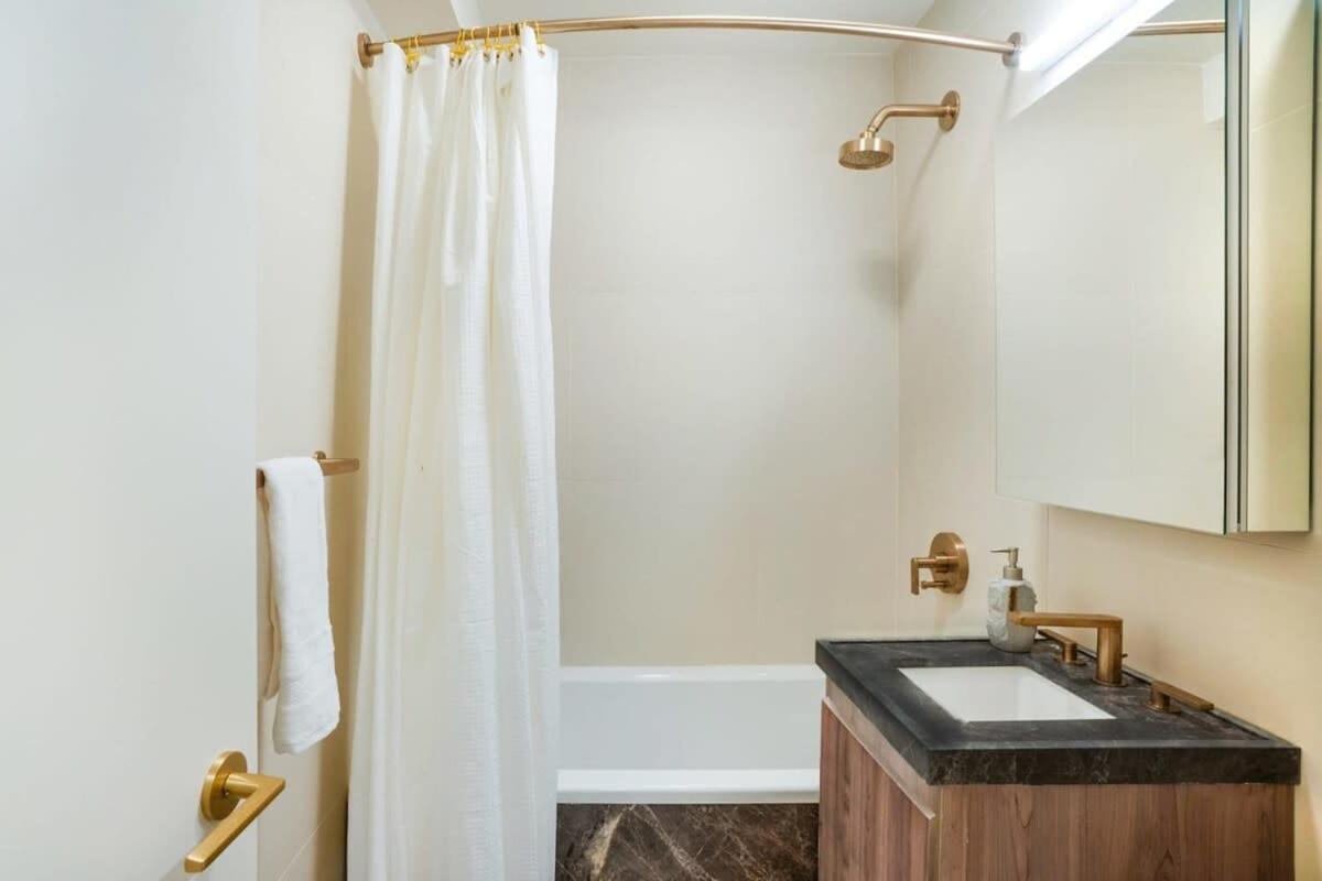52-3d Massive New Reno 2br Nova York