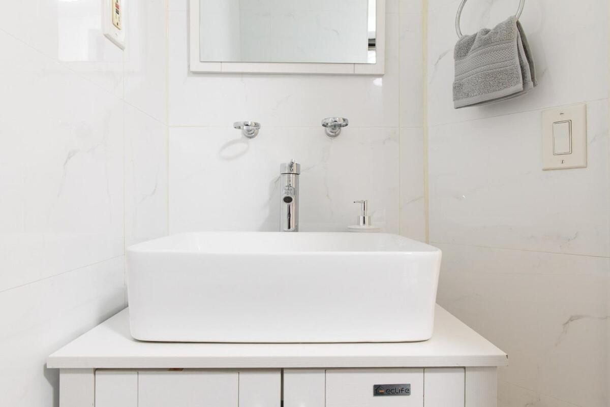 428-4r Prime Midtown Large 2 Bedroom Newly Furnished Apartamento