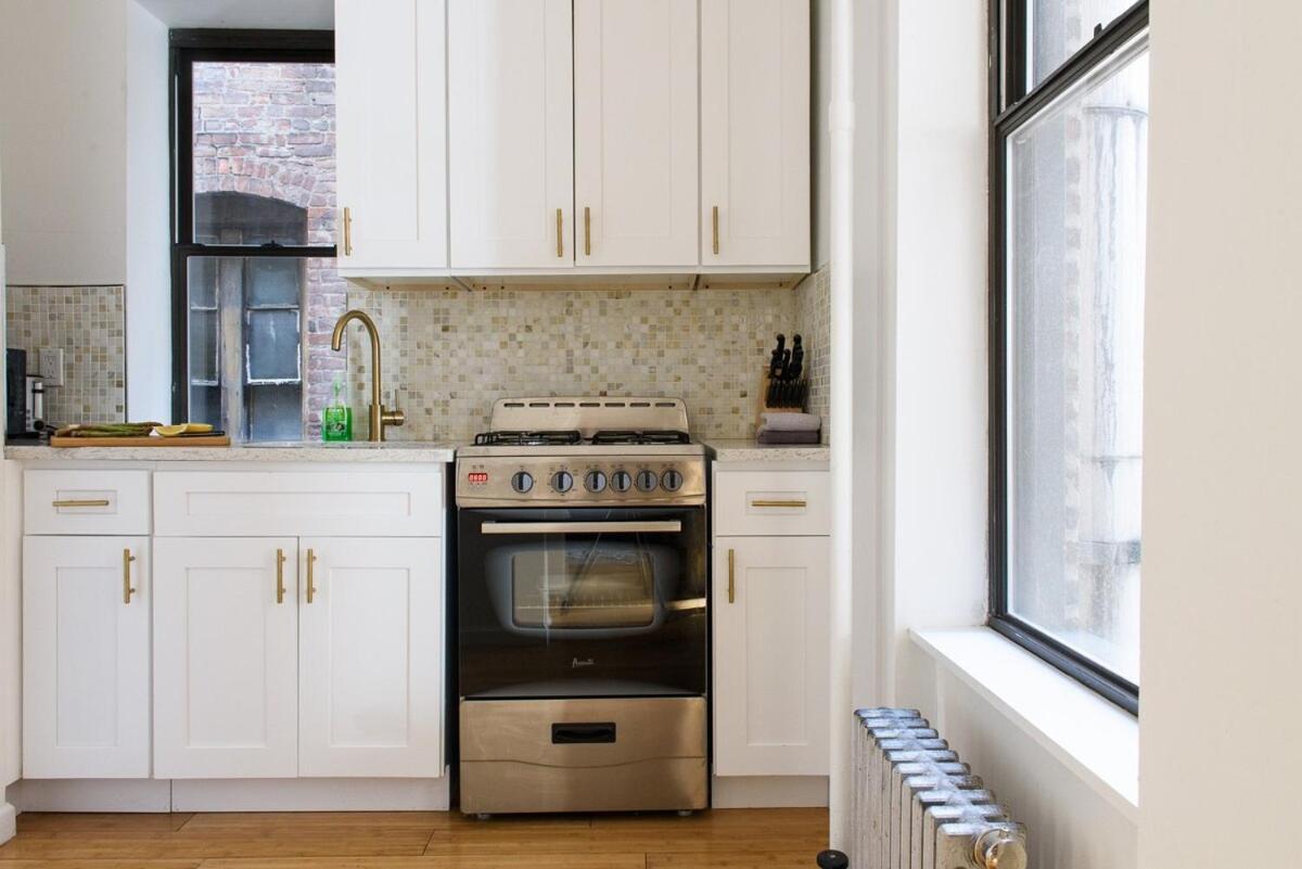 428-4r Prime Midtown Large 2 Bedroom Newly Furnished Apartamento