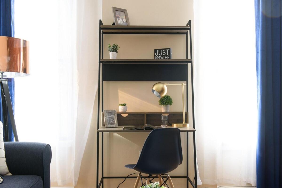 428-4r Prime Midtown Large 2 Bedroom Newly Furnished Apartamento *