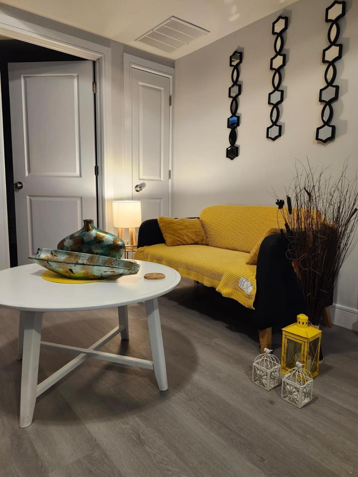 Comfy, Cozy, Affordable And Private - Free Parking Hospedagem domiciliar *
