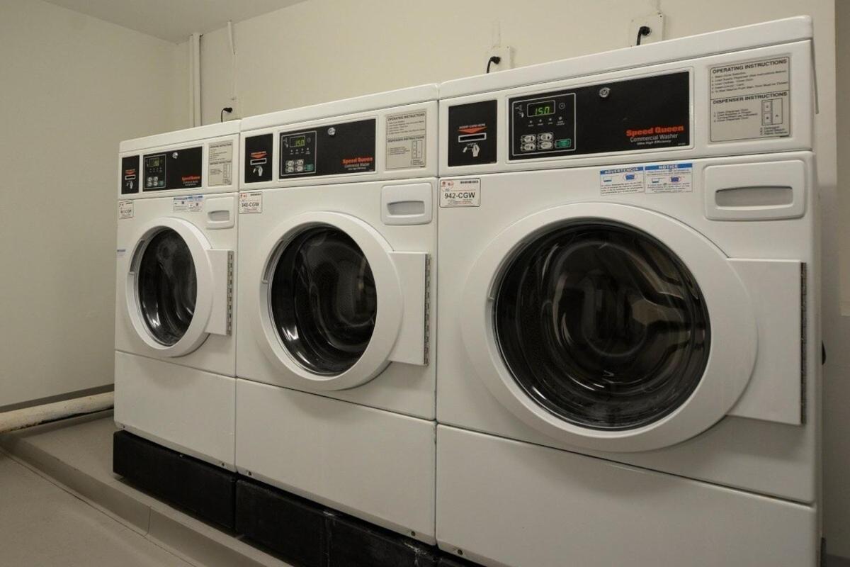 3br Two Blocks To Park Elevator, Laundry, Virtual Doorman Apartment New York