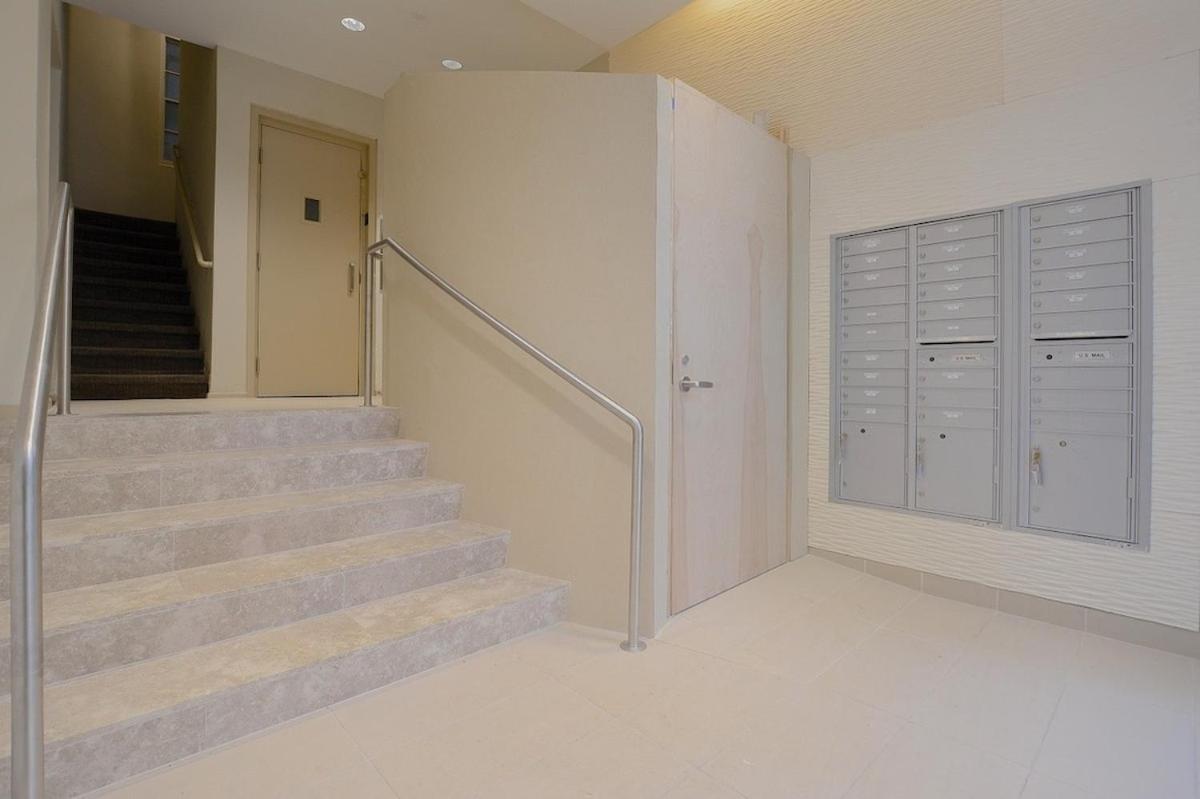 Apartment 3br Two Blocks To Park Elevator, Laundry, Virtual Doorman