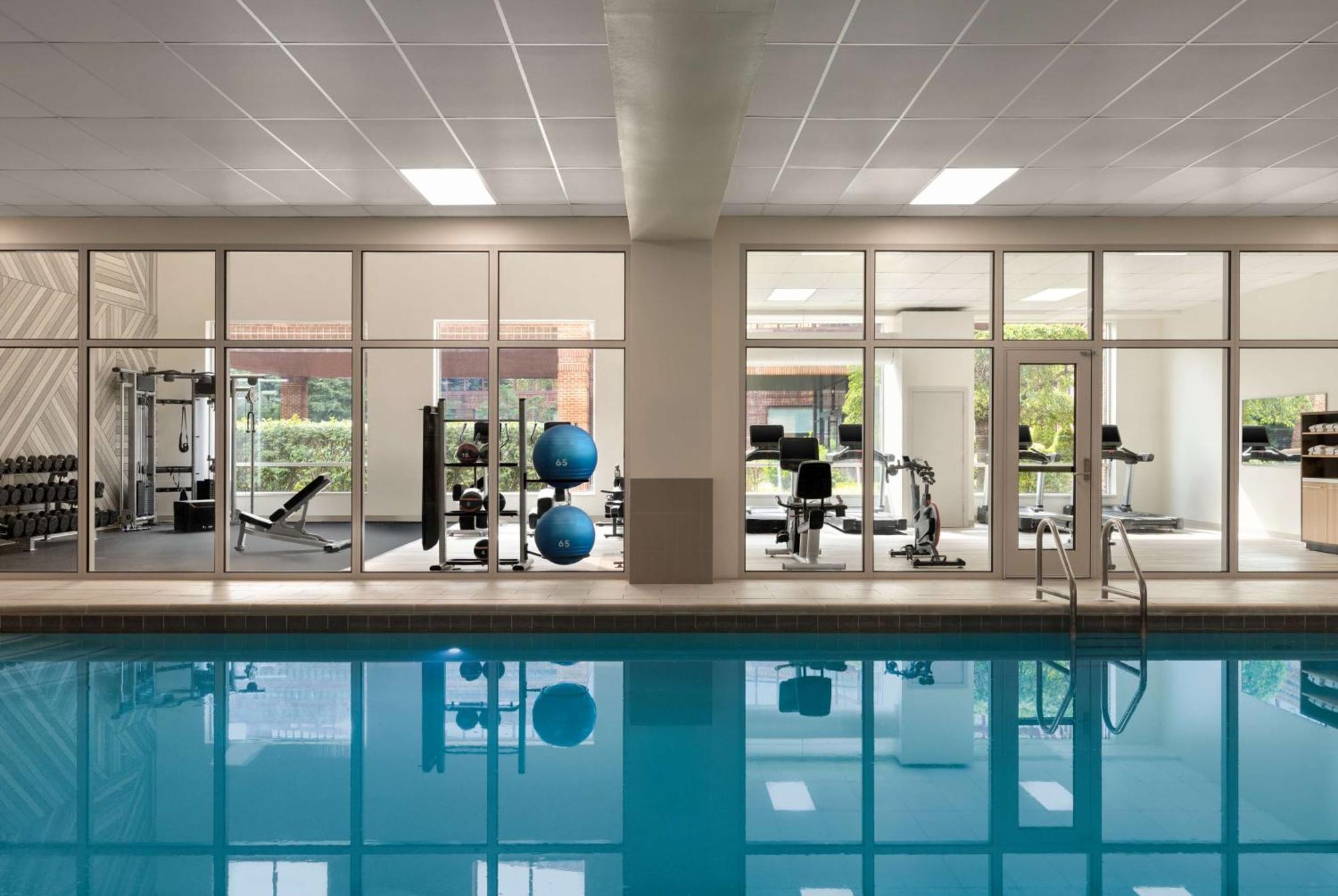 Khách sạn Doubletree By Hilton New York-laguardia
