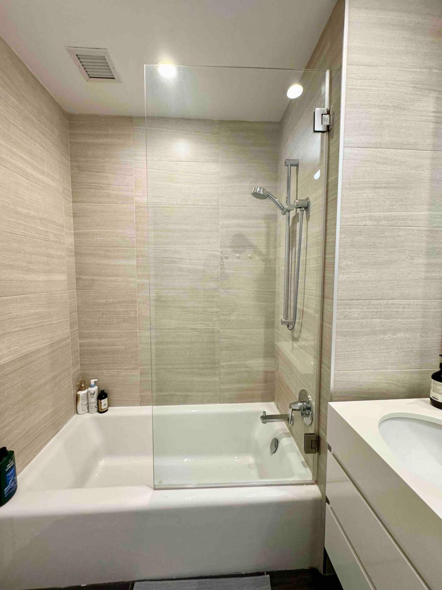 1 Stop To Midtown Amazing View Luxury High Rise Corner 1 Bedroom Căn hộ *