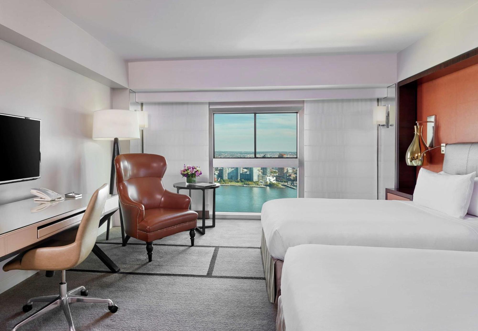 Millennium Hilton One Un Plaza Khách sạn
