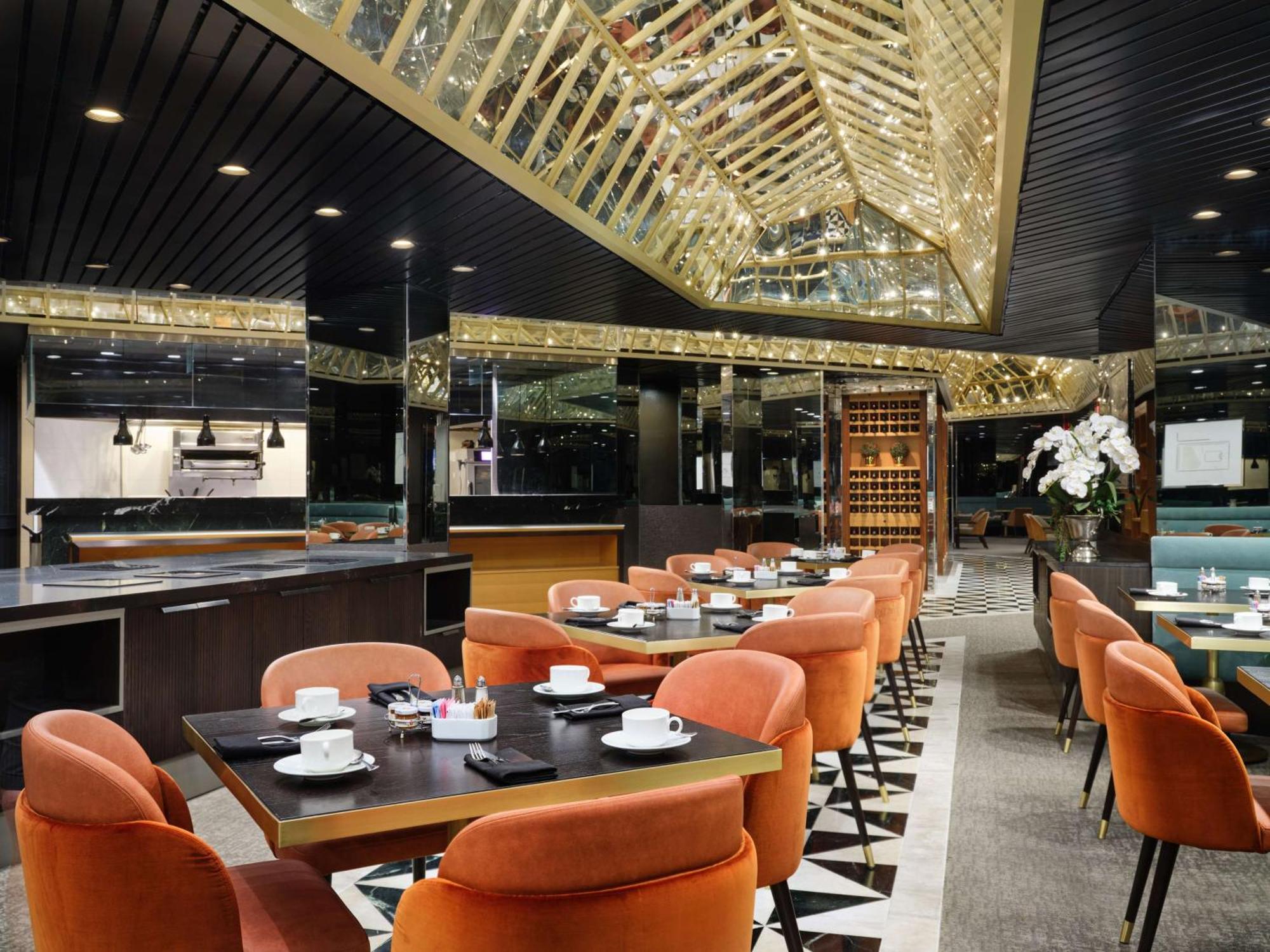 Millennium Hilton One Un Plaza Khách sạn 4*
