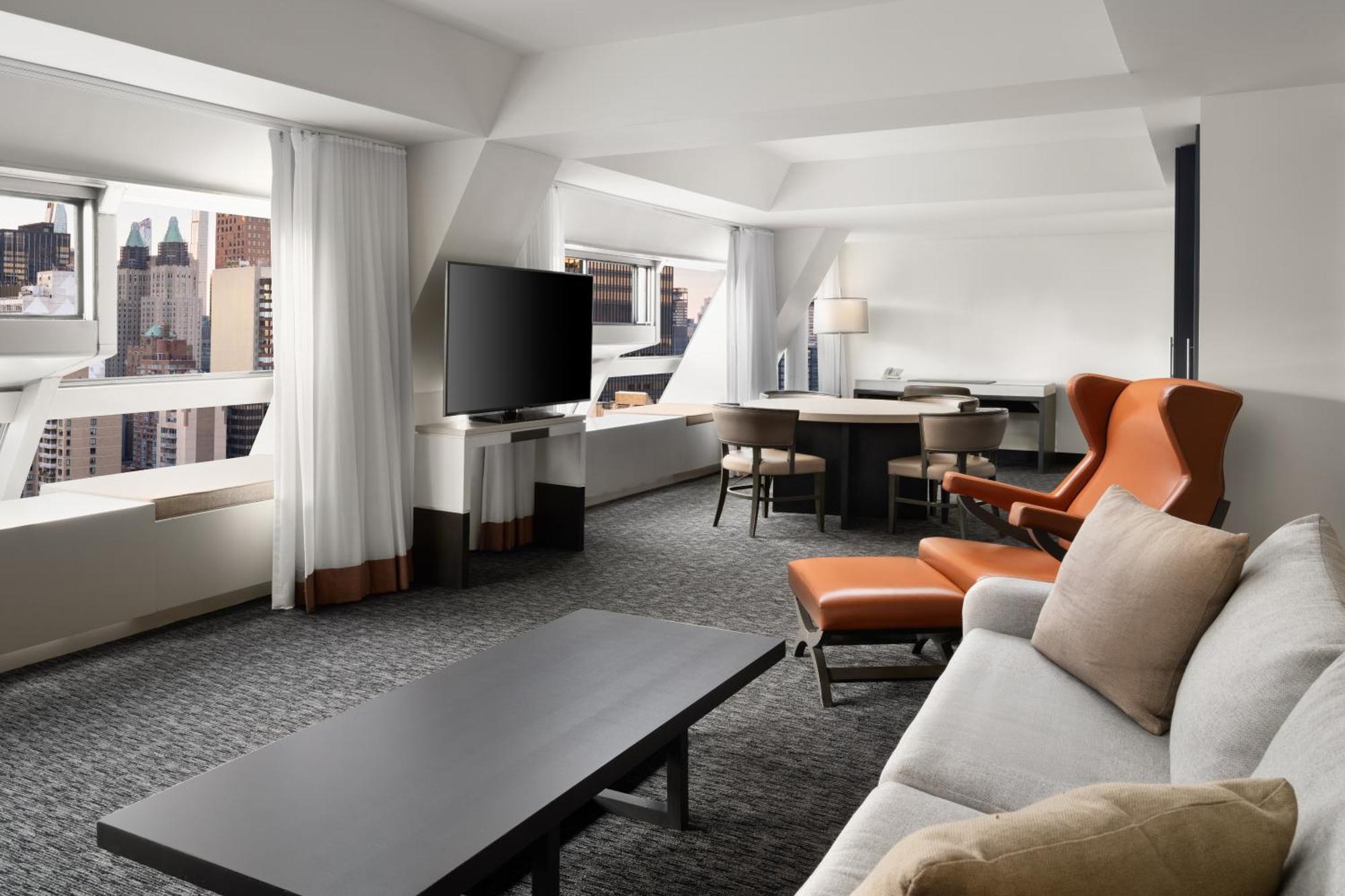 Millennium Hilton One Un Plaza Khách sạn 4*