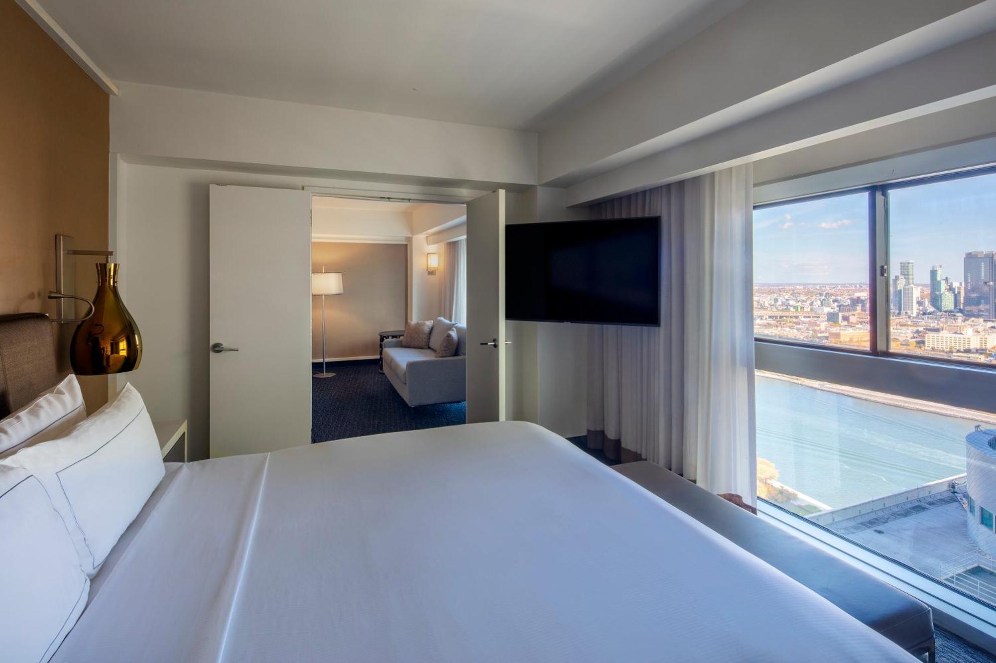 Khách sạn Millennium Hilton One Un Plaza New York
