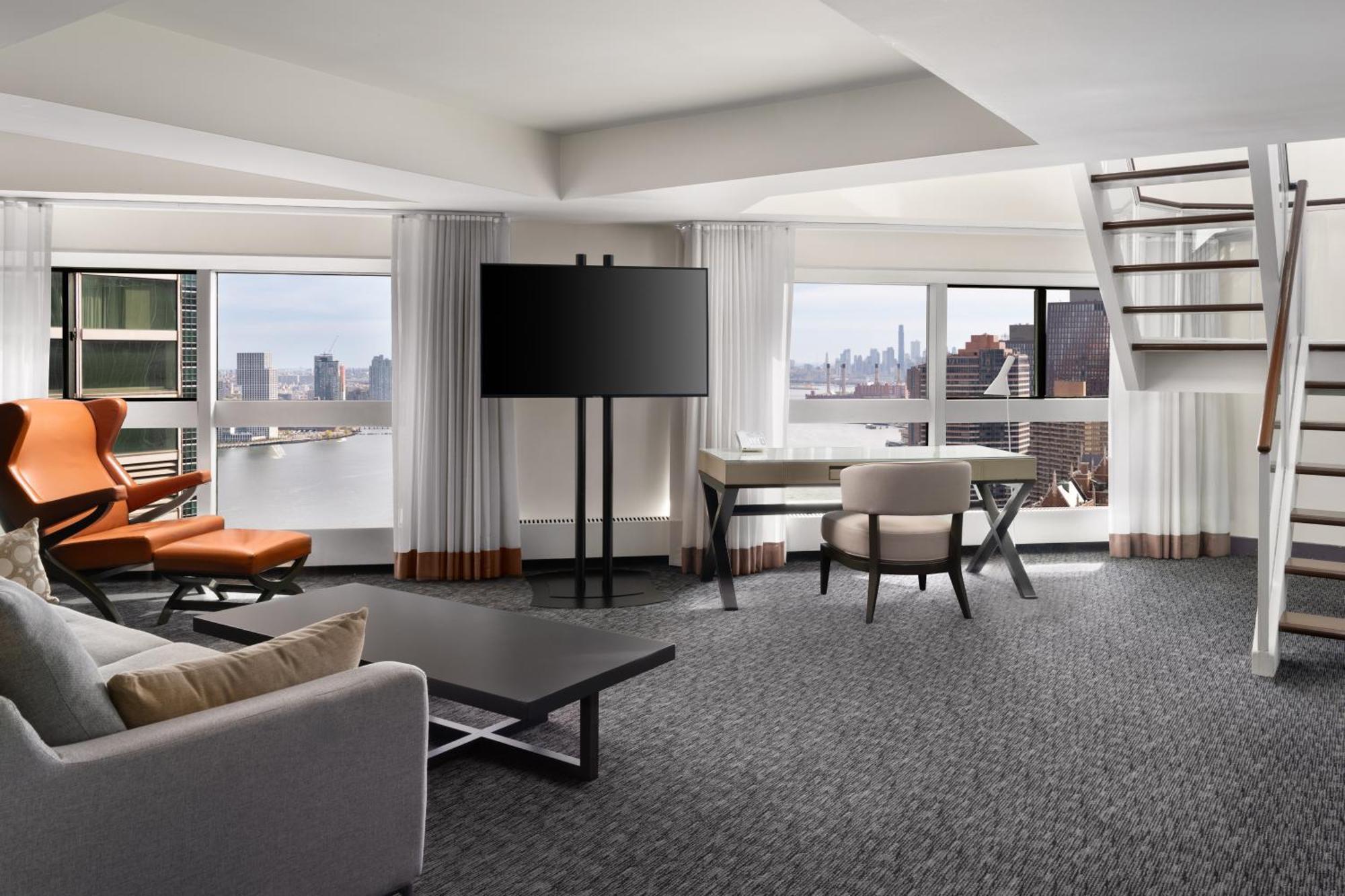 Millennium Hilton One Un Plaza Khách sạn 4*
