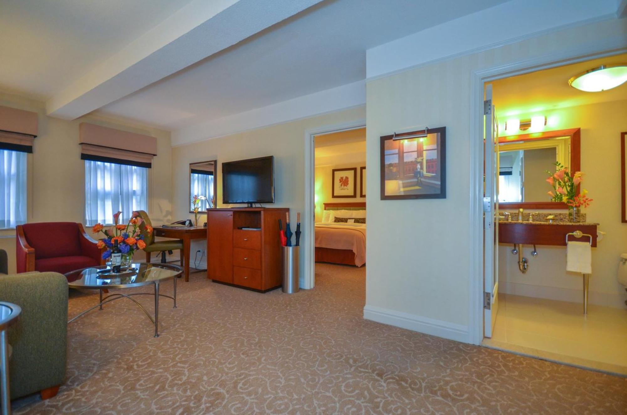 Khách sạn San Carlos 4*