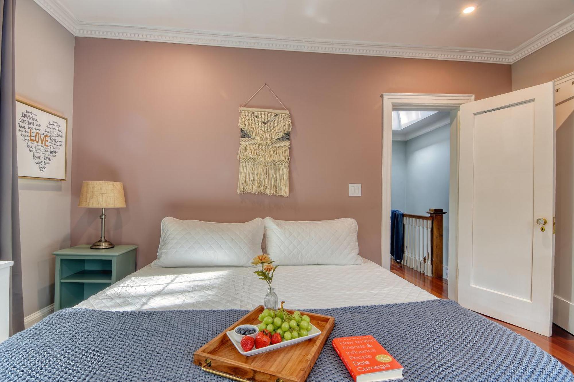 Prime Location, King Beds, Outdoor Space, Bbq Grill, Free Parking, Wifi, Luxe Casa de férias Nova York