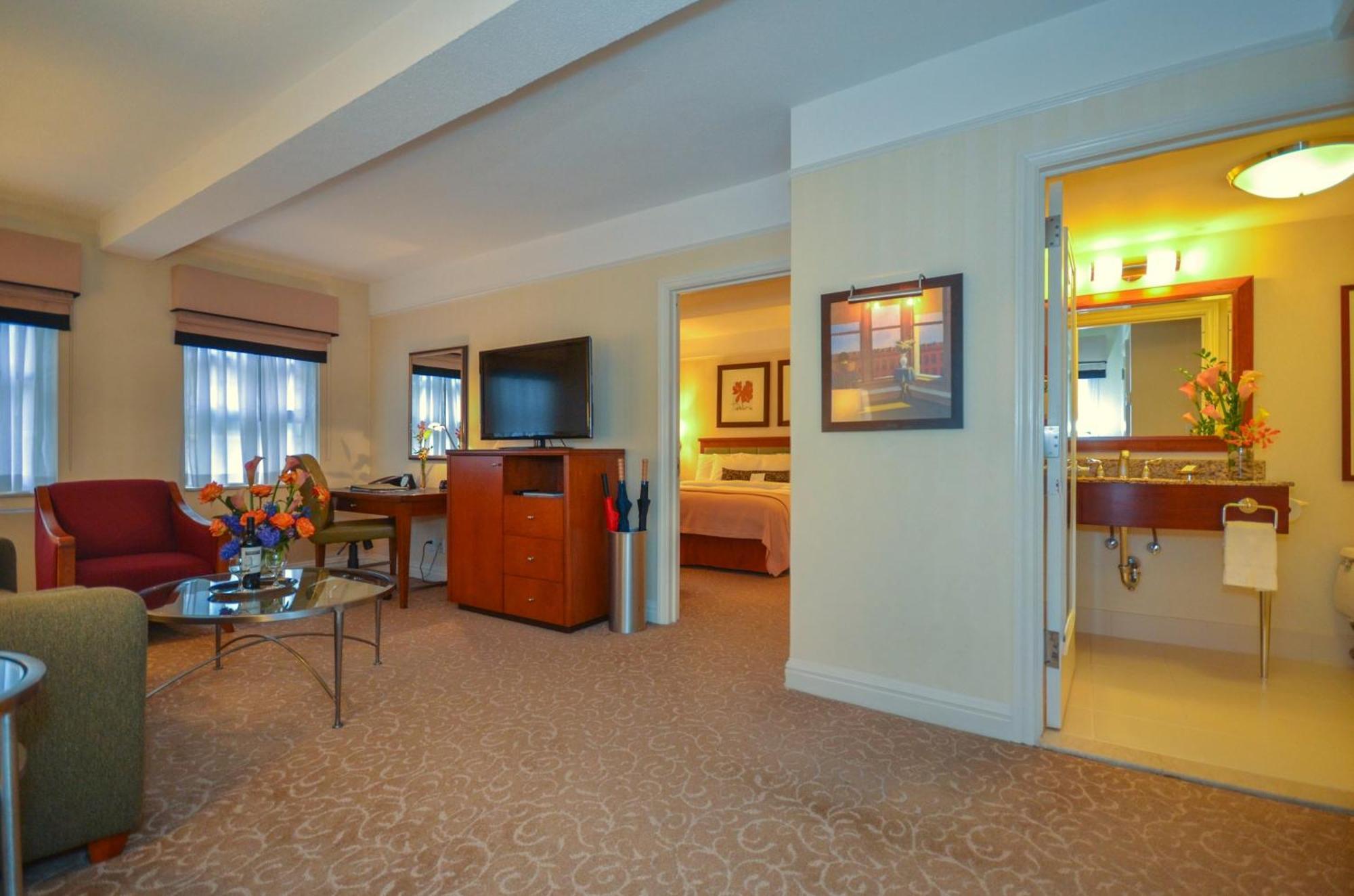 Khách sạn San Carlos New York