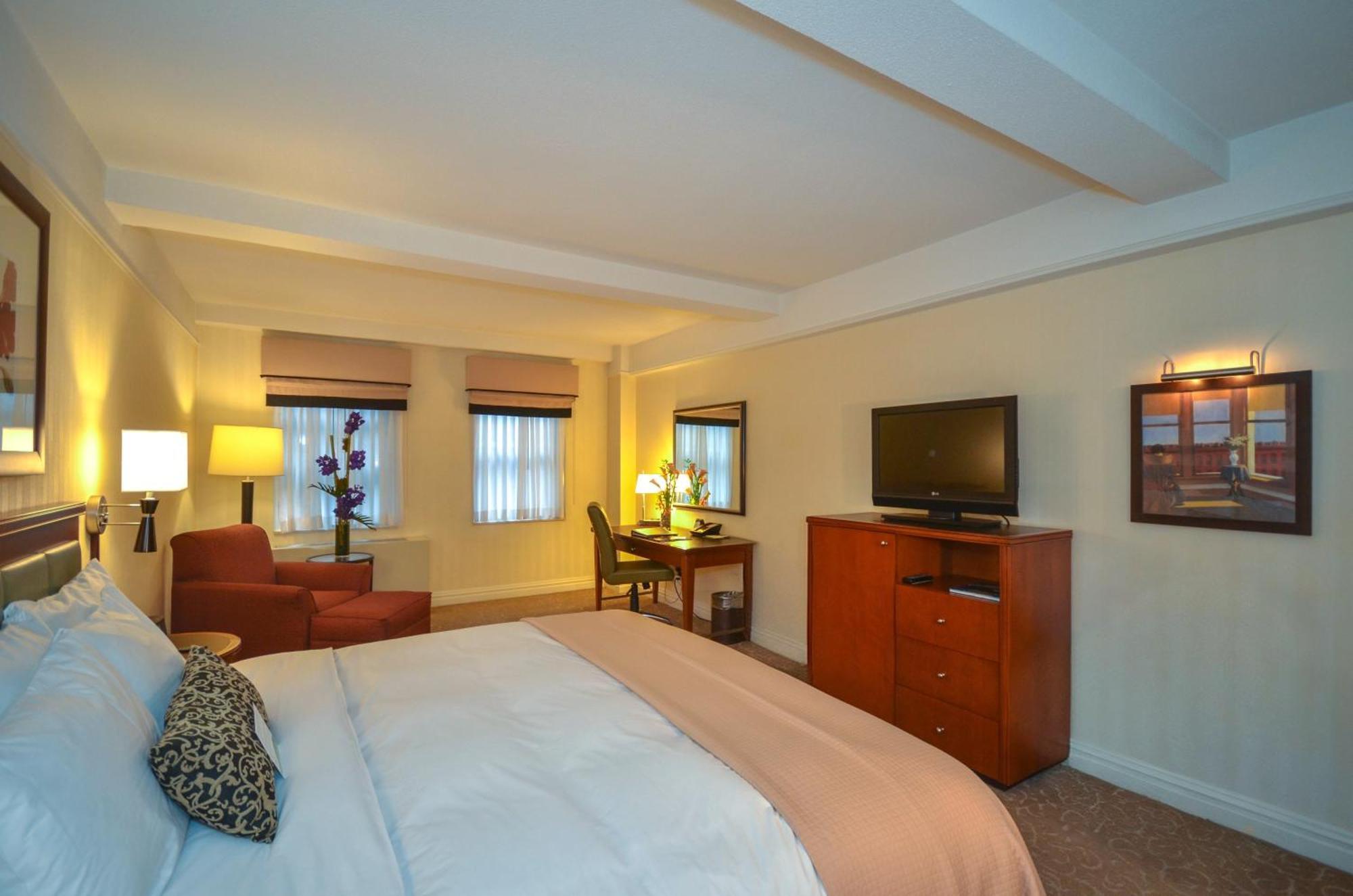 Khách sạn San Carlos 4*