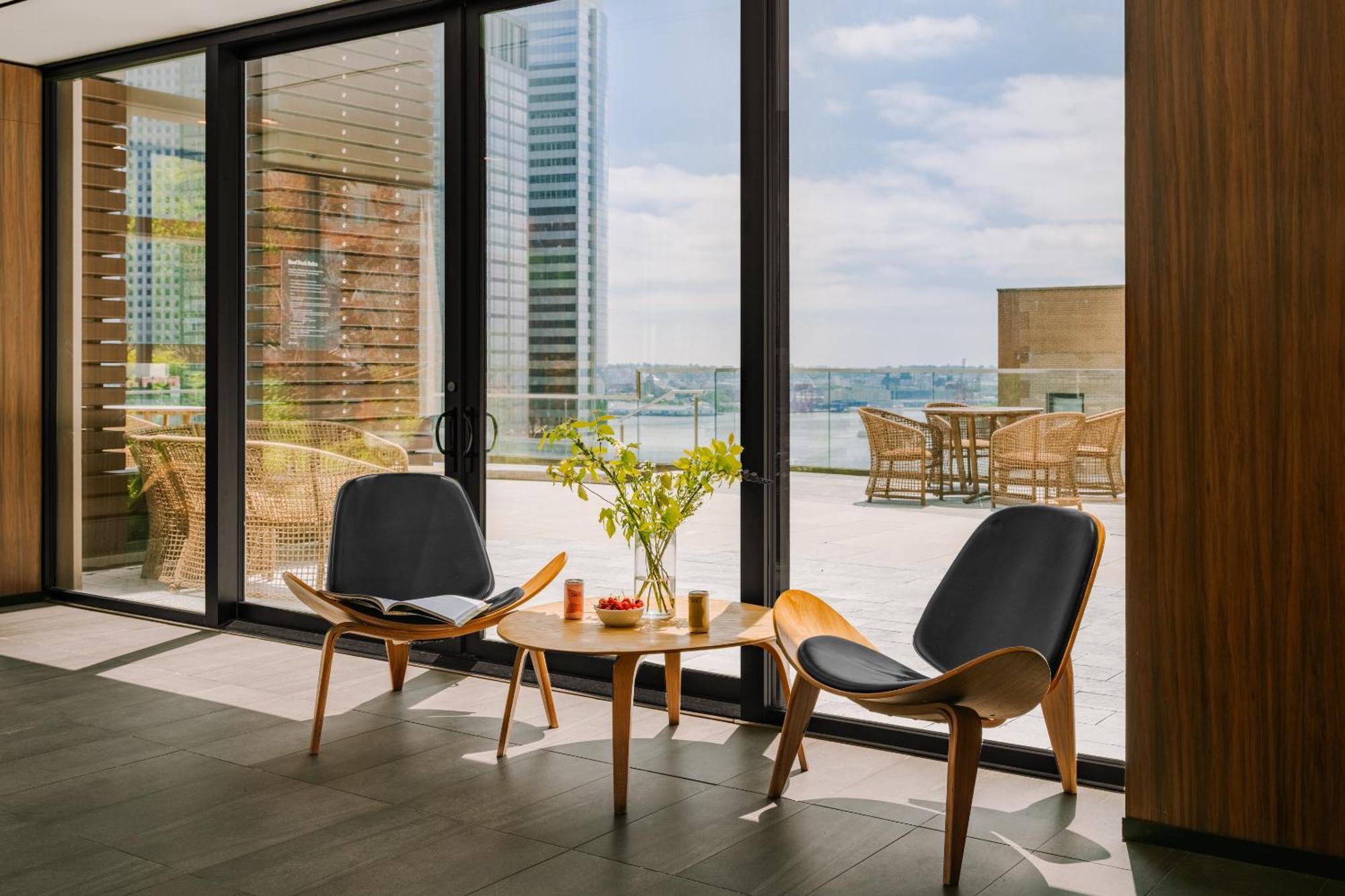 Khách sạn hẻo lánh Sonder Battery Park 2*