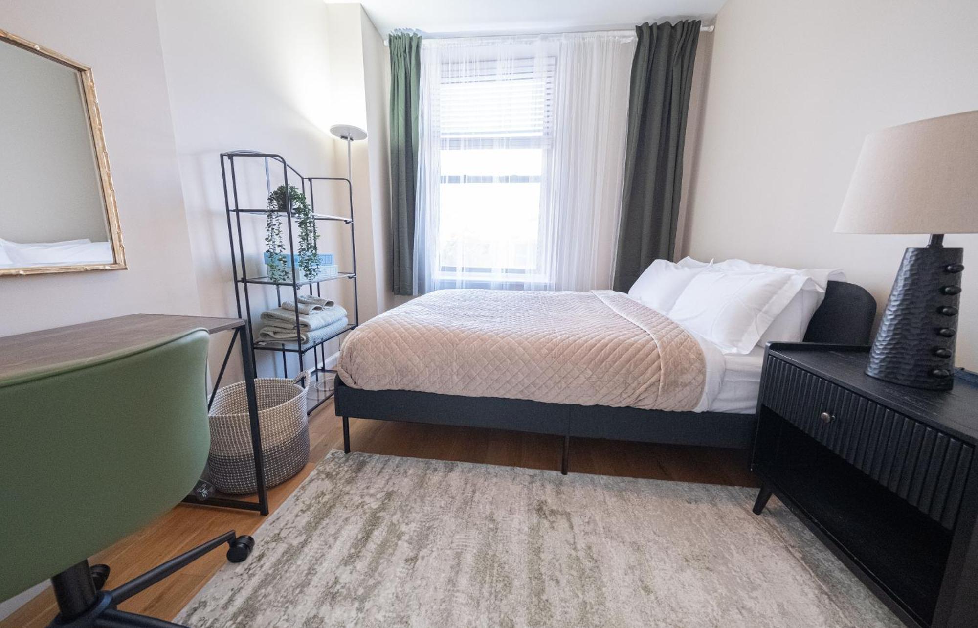 3br Two Blocks To Park Elevator, Laundry, Virtual Doorman * New York