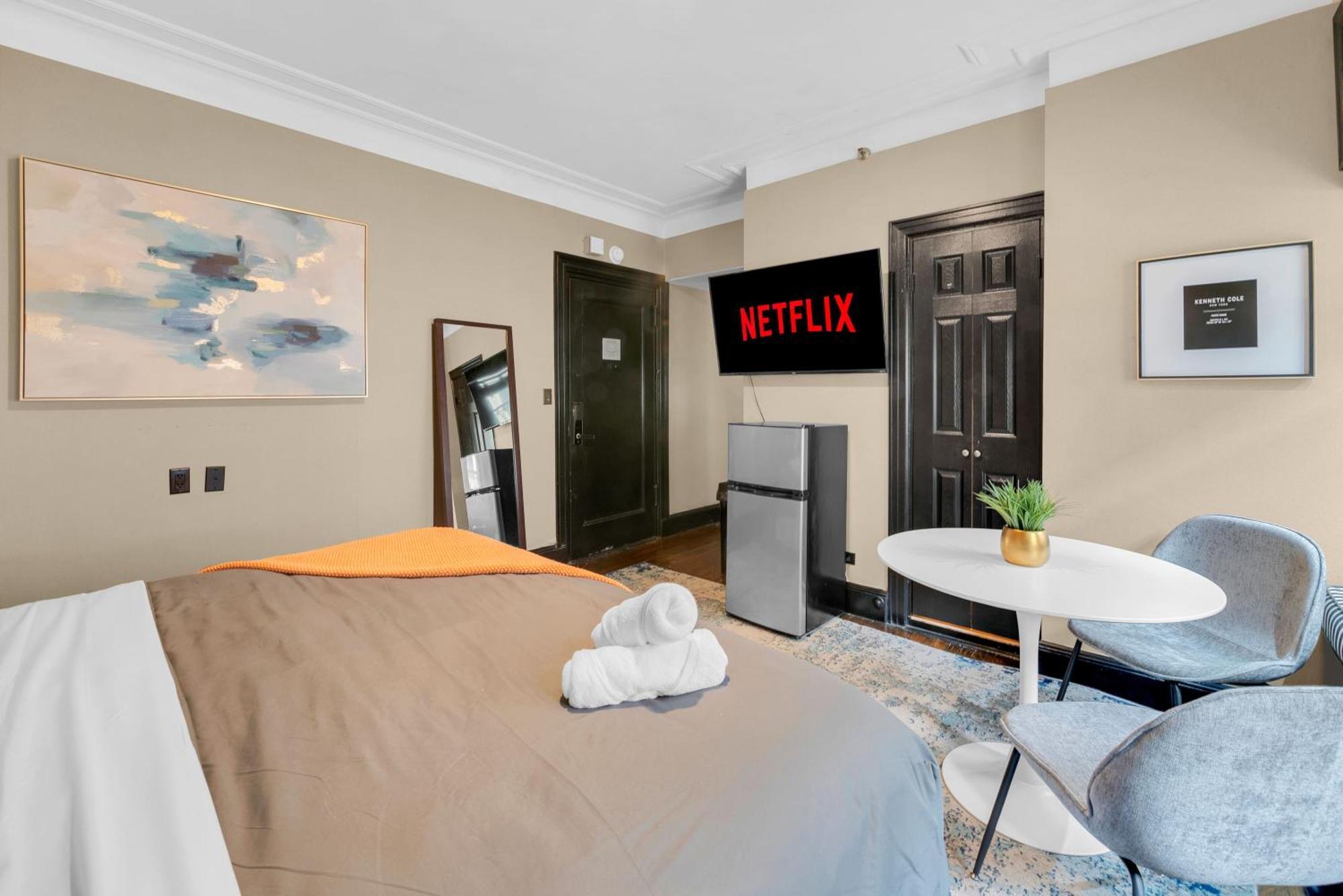 Căn hộ Nyc In The Location! Walking Distance To Everything!
