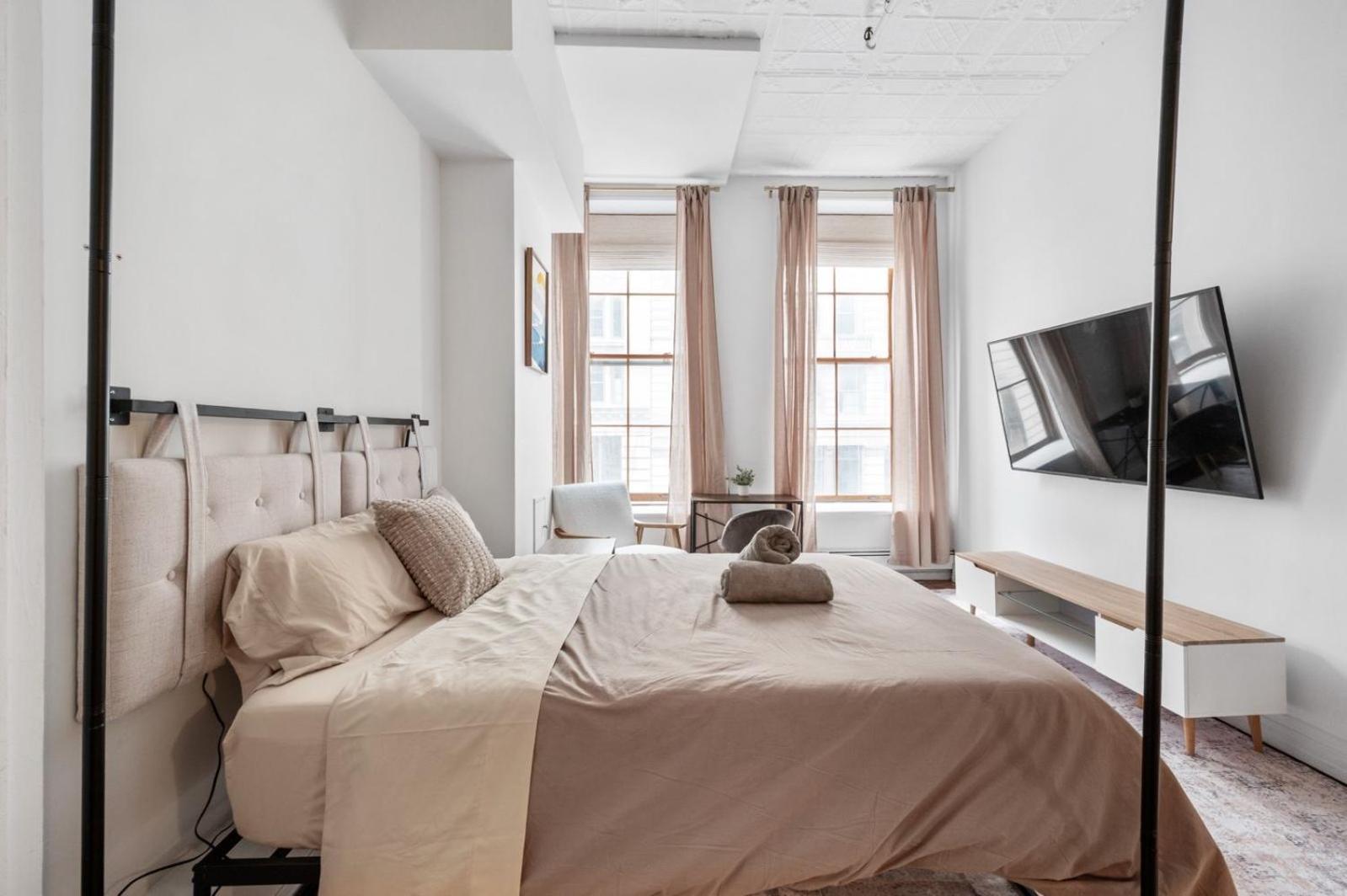 Khách sạn Massive Soho Loft 4 Bedrooms 2 Bath 7 Beds
