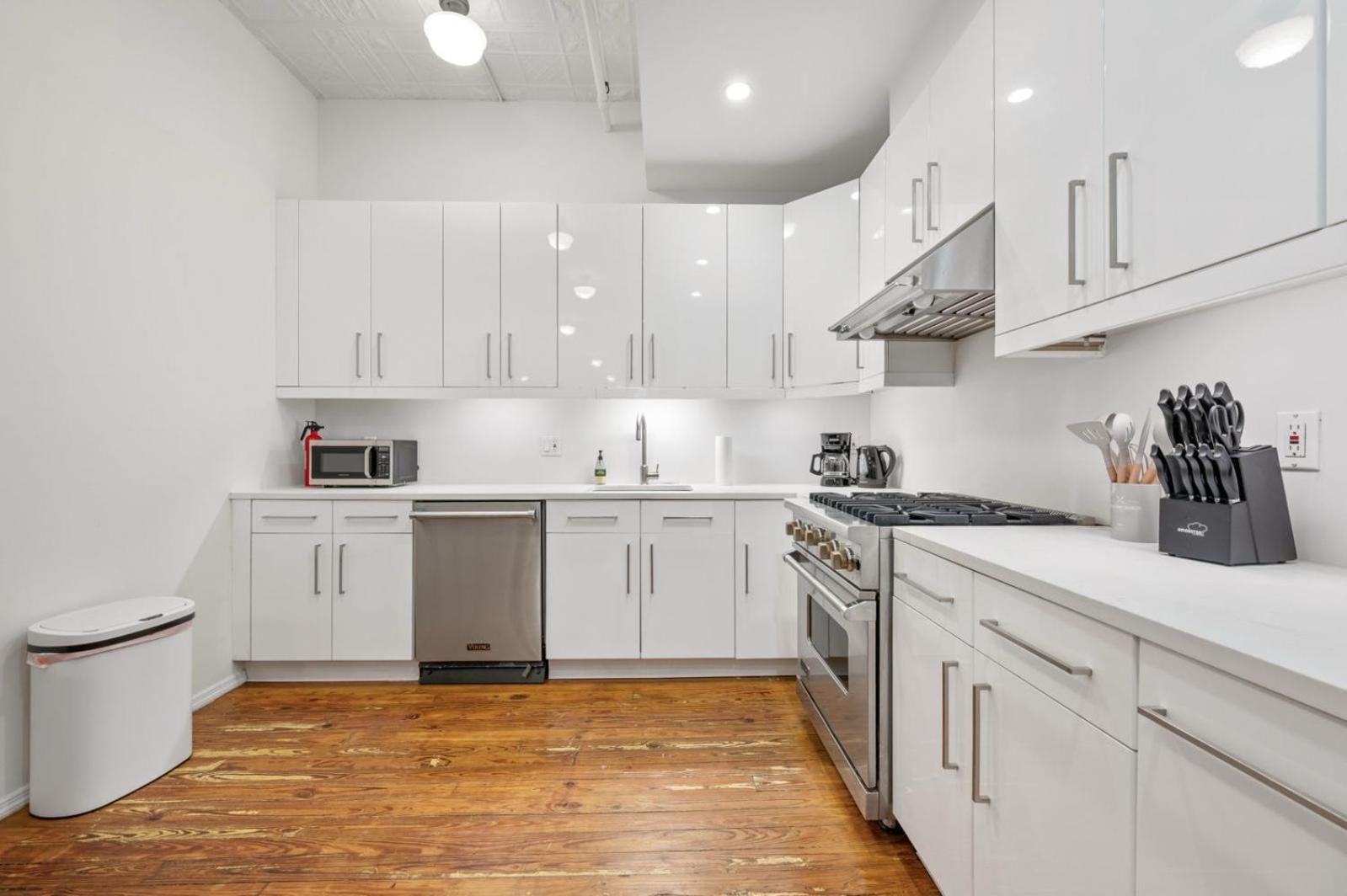 Massive Soho Loft 4 Bedrooms 2 Bath 7 Beds Nova York