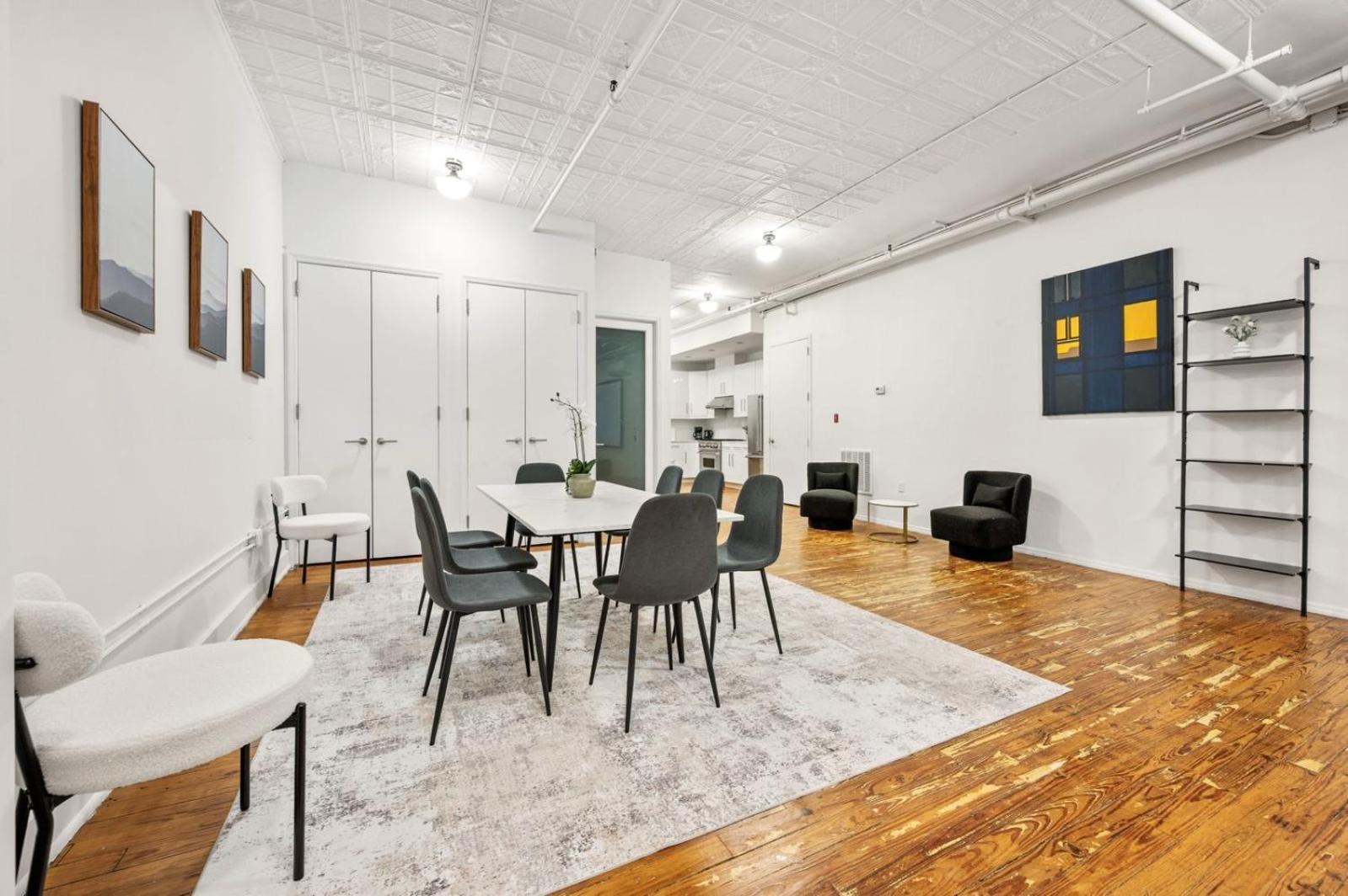 Khách sạn Massive Soho Loft 4 Bedrooms 2 Bath 7 Beds