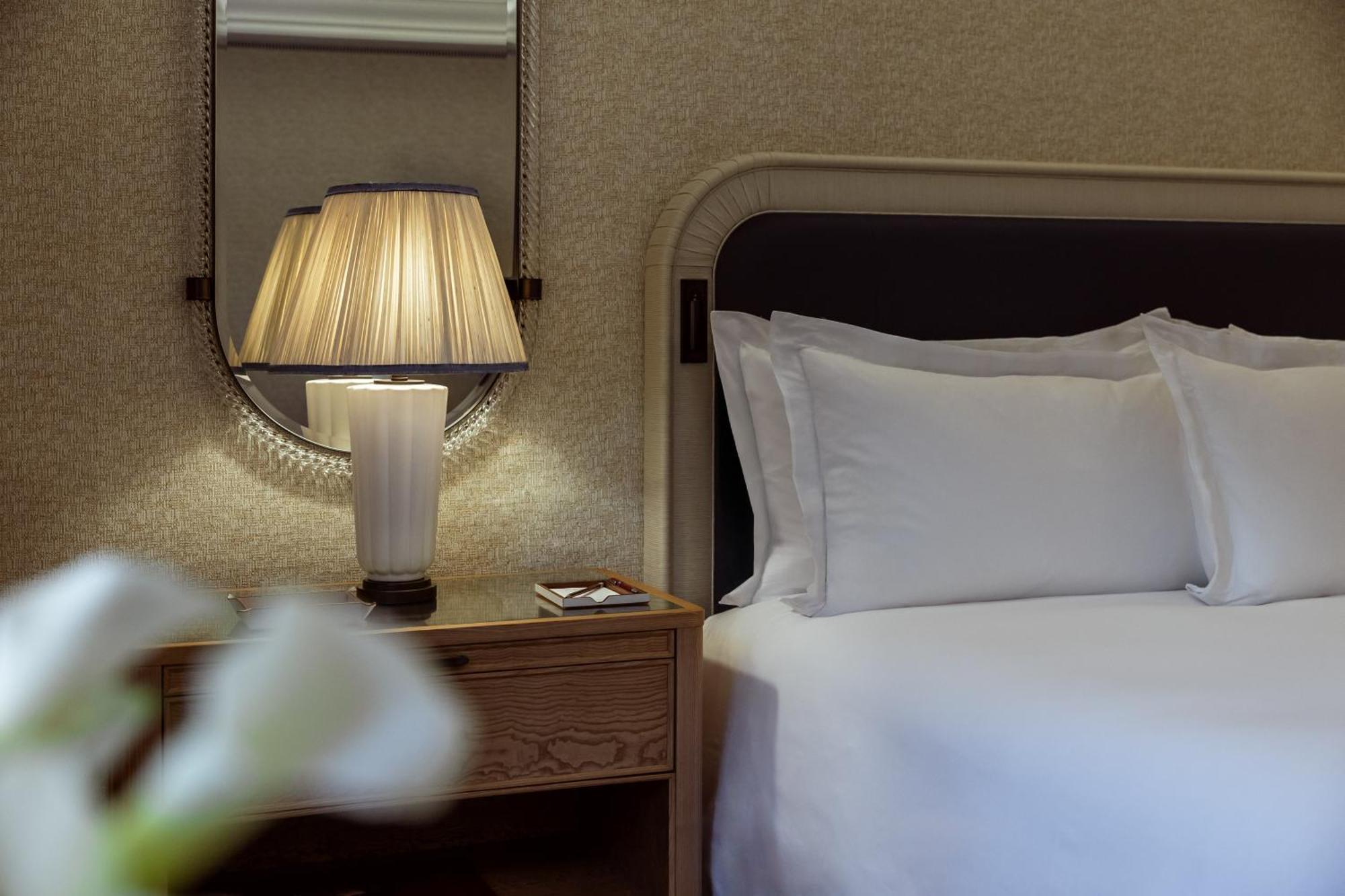 Hotel The Surrey New York