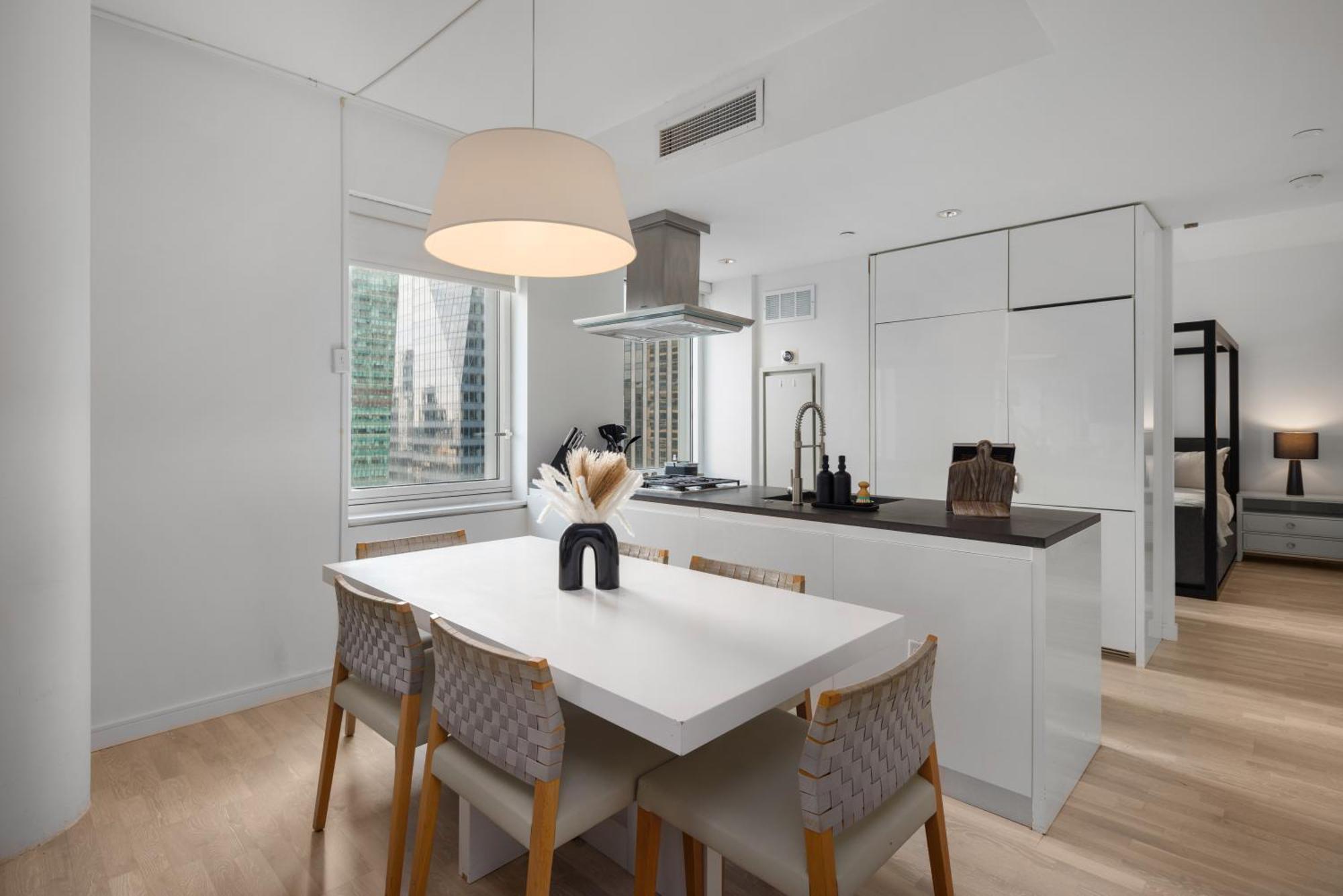 Căn hộ Lavish Two-story Retreat In The Heart Of Manhattan