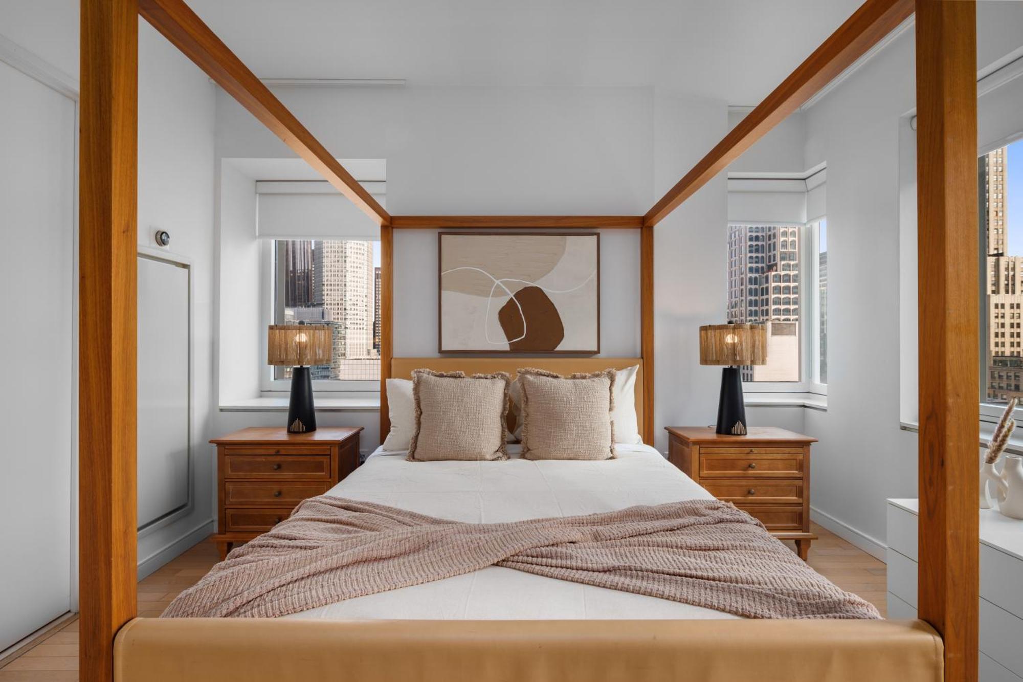 Căn hộ Lavish Two-story Retreat In The Heart Of Manhattan *