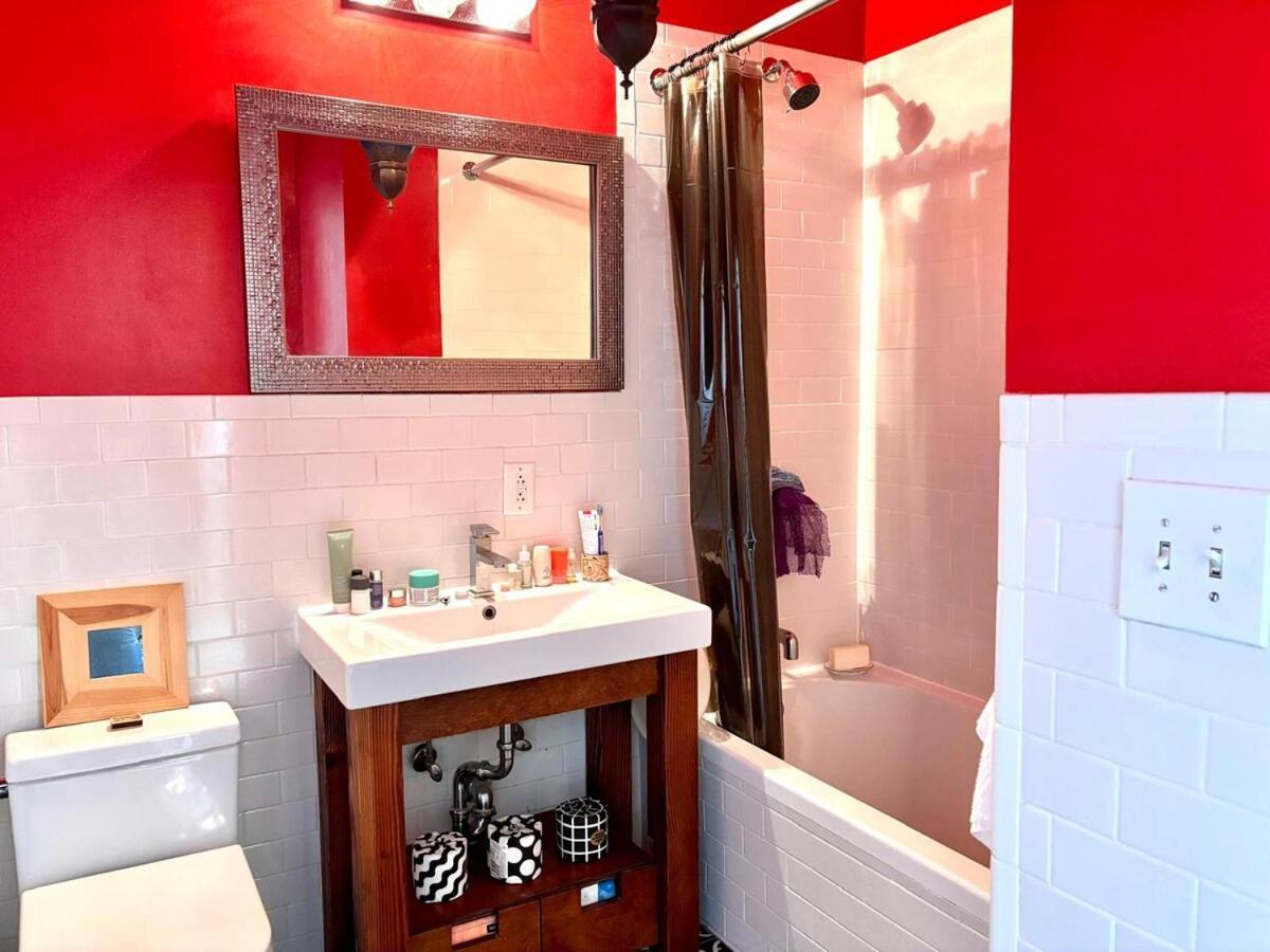 Apartment Private Spacious With 2 Bedrooms 2 Bathroomss And A Deck