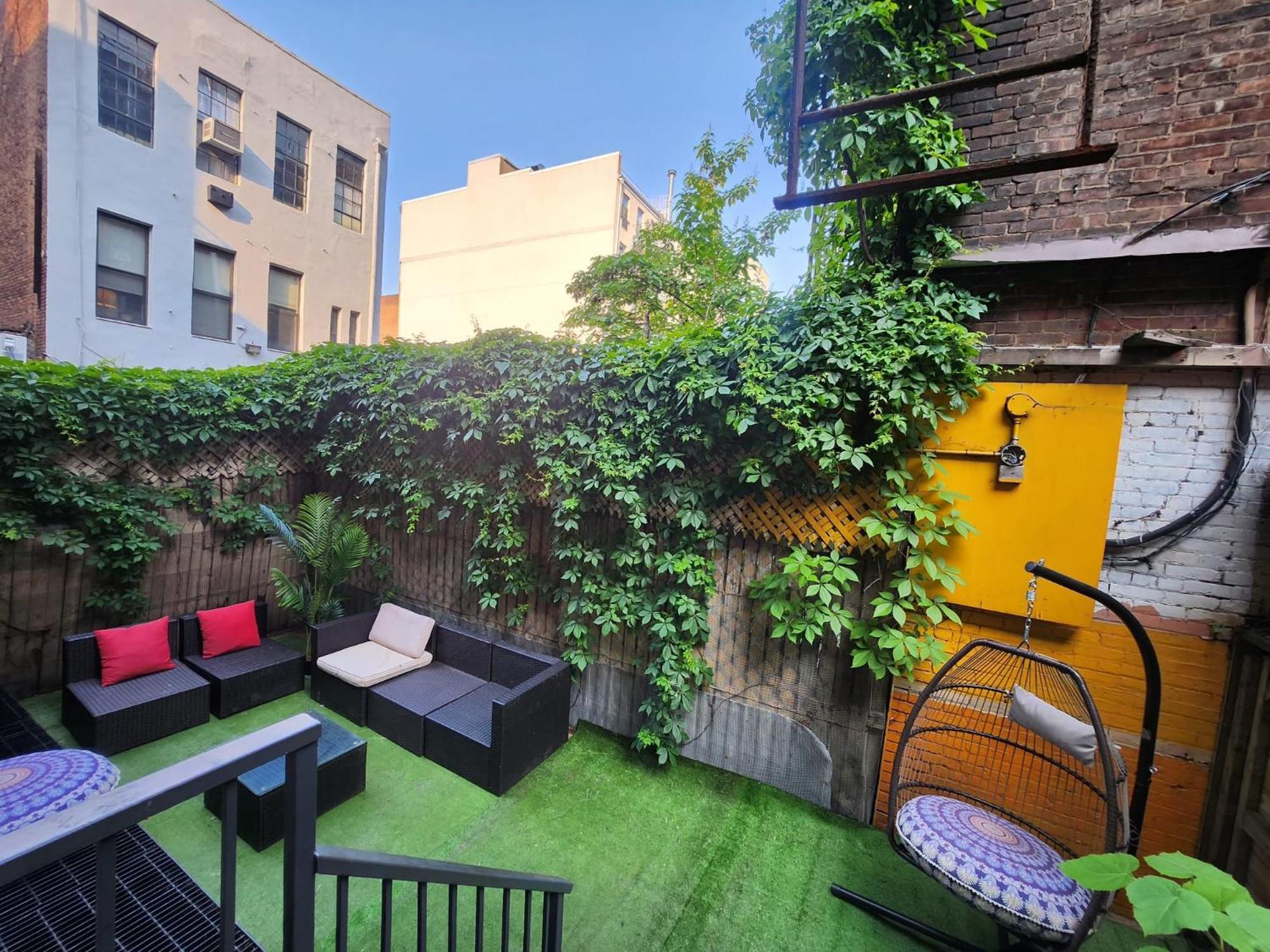 170-g 3br Duplex With Private Yard In E Village Apartment