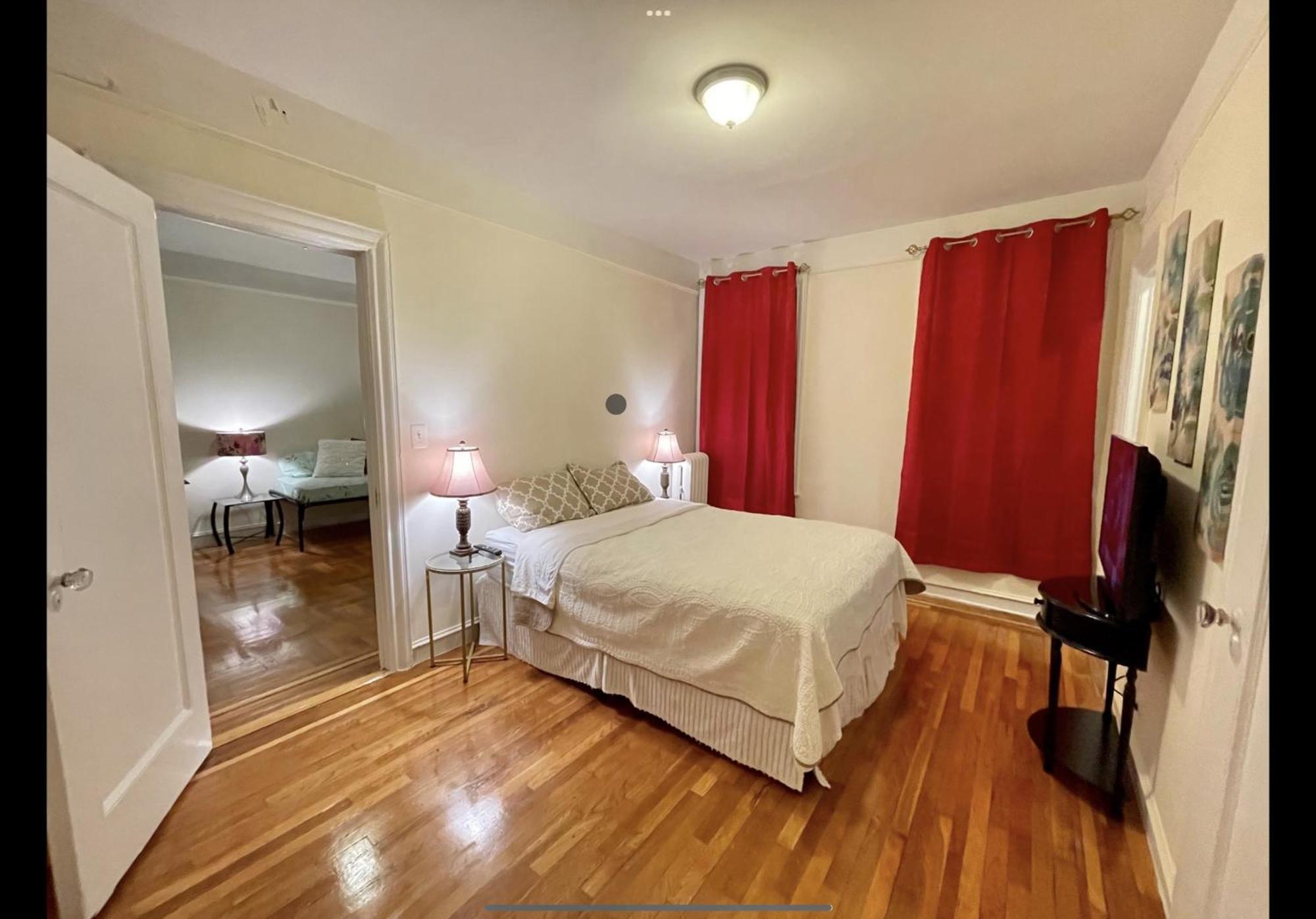 Apartment One Bedroom By Month Next To Bronx Zoo