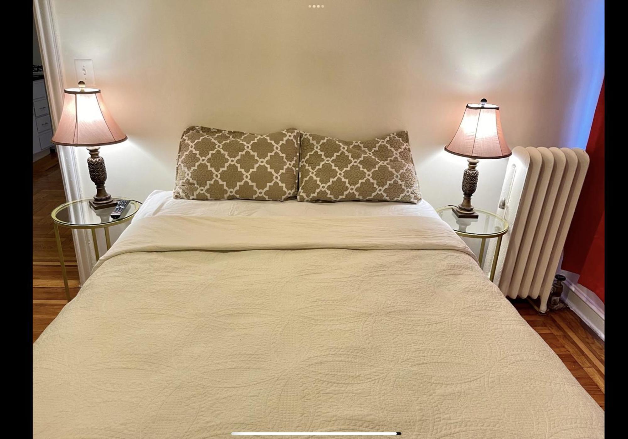 Apartment One Bedroom By Month Next To Bronx Zoo *