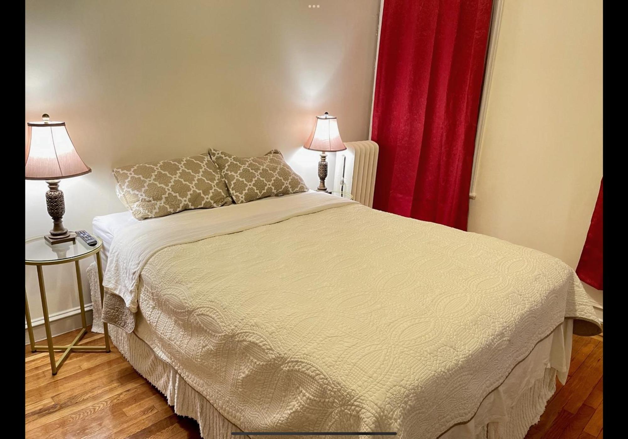 Apartment One Bedroom By Month Next To Bronx Zoo *