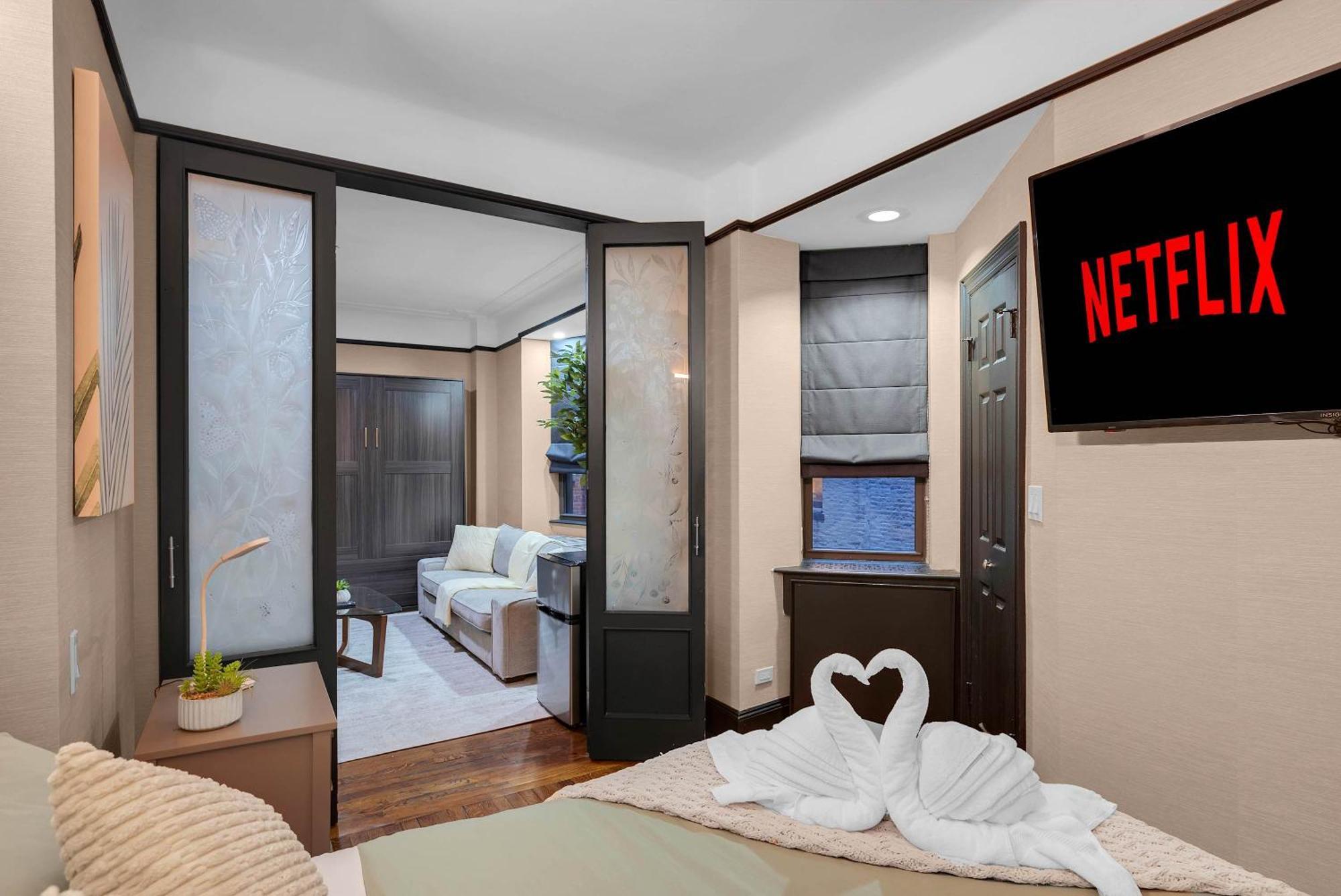 Stylish 2br In The Heart Of The With Gym Apartamento