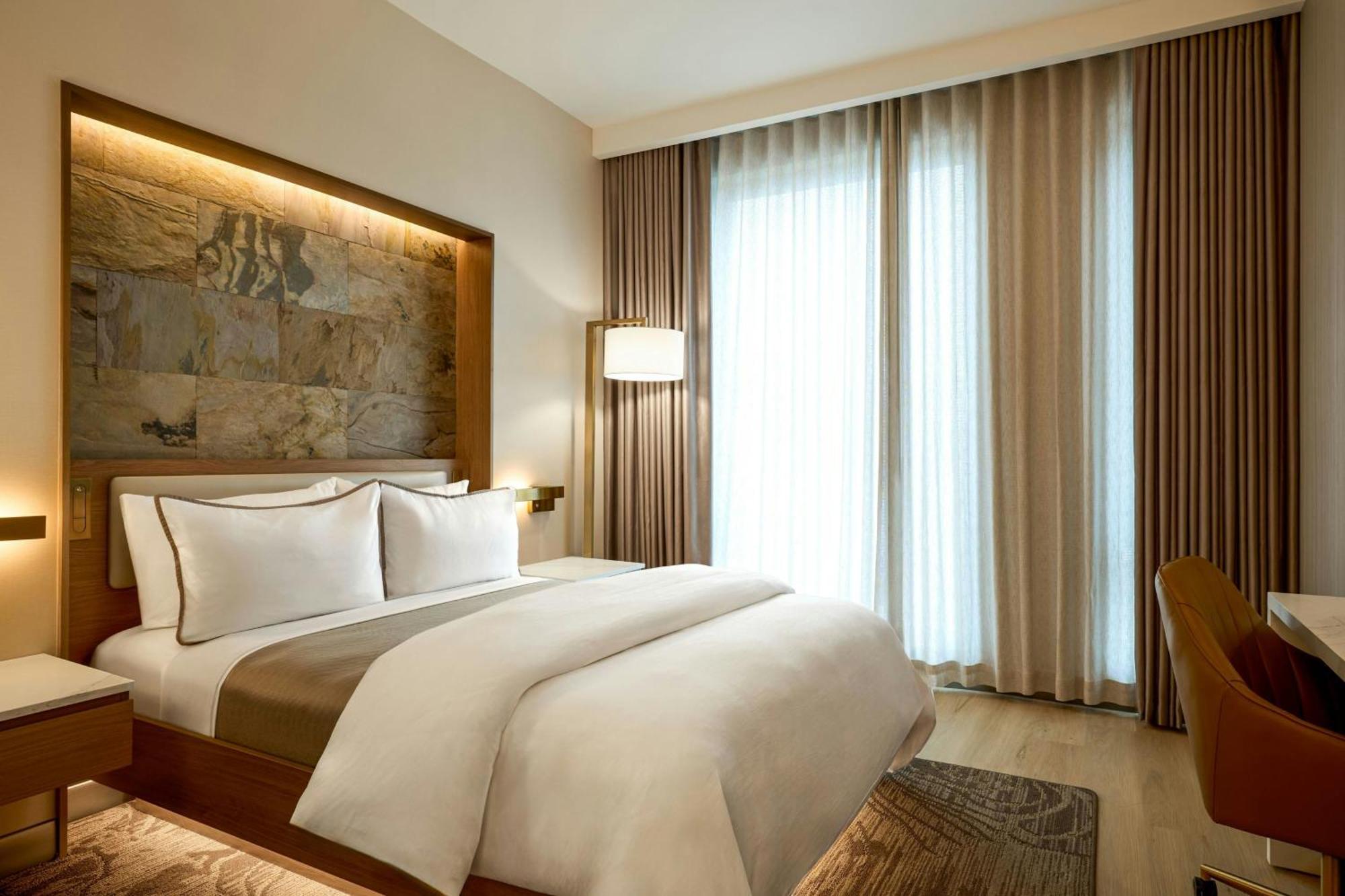 The Westin Flushing Laguardia Airport *