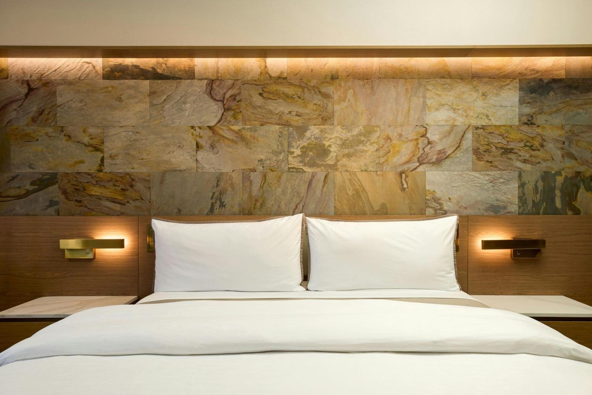 The Westin Flushing Laguardia Airport Hotel